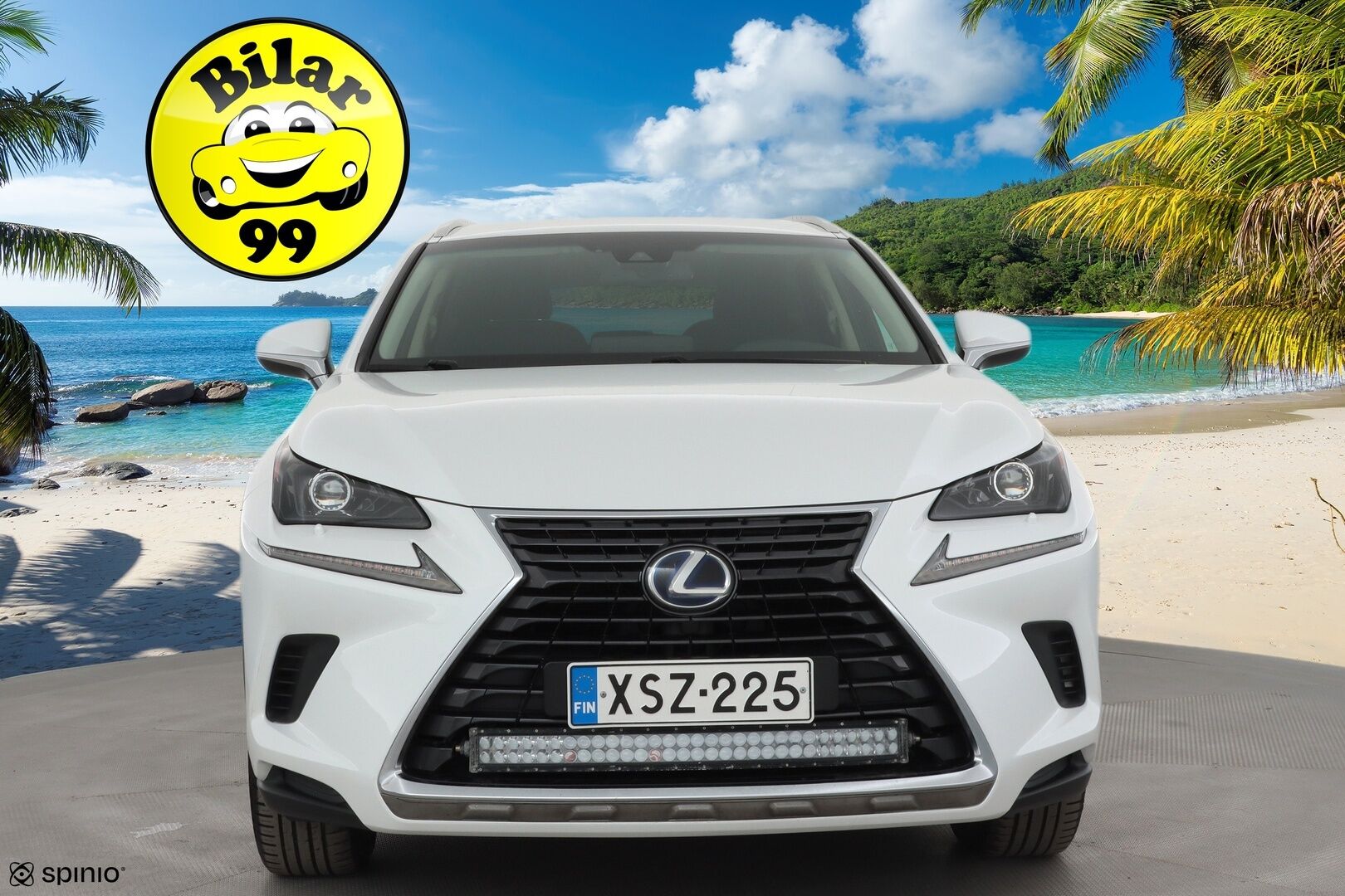 Lexus NX 2018 300h AWD Business * ACC / Puolinahat / Kaistavahti / P.kamera / LED / Apple&Android / Facelift * - Kahdet renkaat aluvanteilla / Merkkihuollettu - HULLUT AVAJAISHULINAT KORKOTARJOUS 3,29 %
