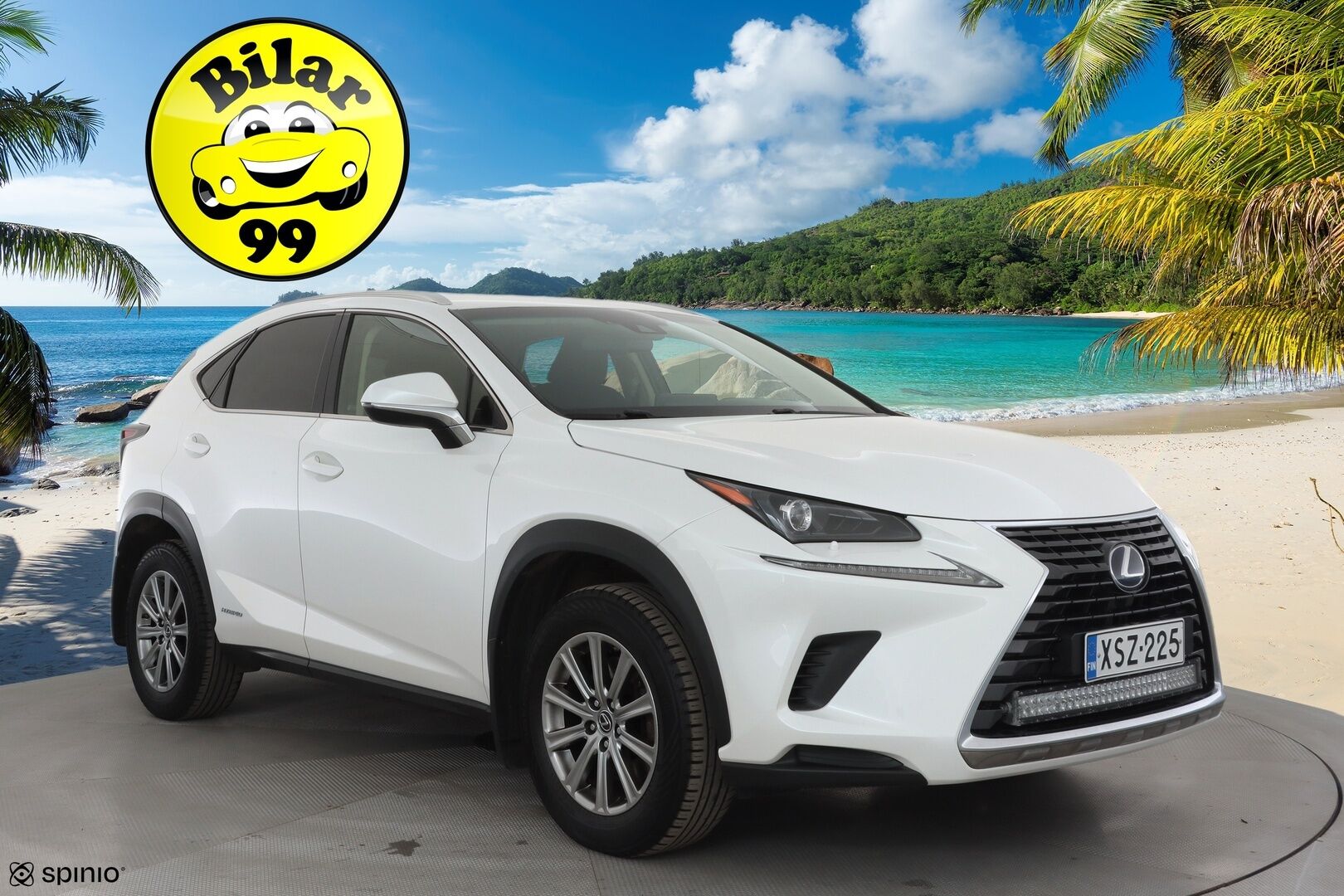 Lexus NX 2018 300h AWD Business * ACC / Puolinahat / Kaistavahti / P.kamera / LED / Apple&Android / Facelift * - Kahdet renkaat aluvanteilla / Merkkihuollettu - HULLUT AVAJAISHULINAT KORKOTARJOUS 3,29 %