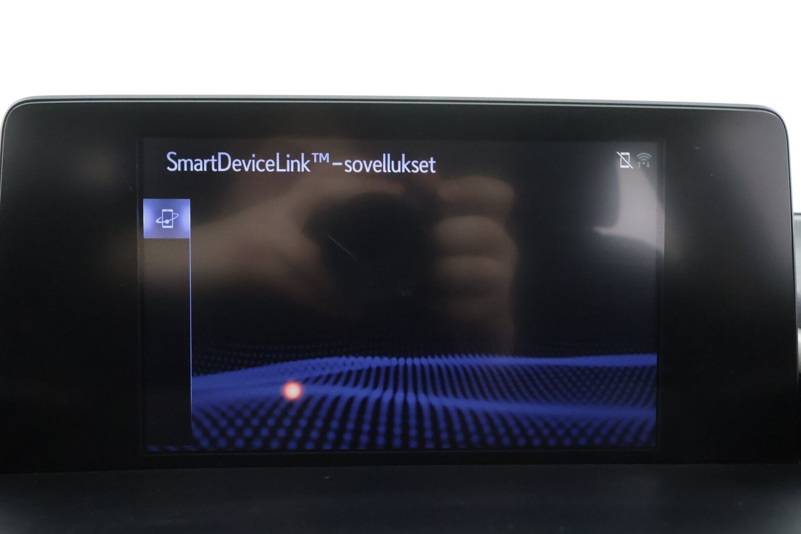 Lexus NX 2018 300h AWD Business * ACC / Puolinahat / Kaistavahti / P.kamera / LED / Apple&Android / Facelift * - Kahdet renkaat aluvanteilla / Merkkihuollettu - HULLUT AVAJAISHULINAT KORKOTARJOUS 3,29 %