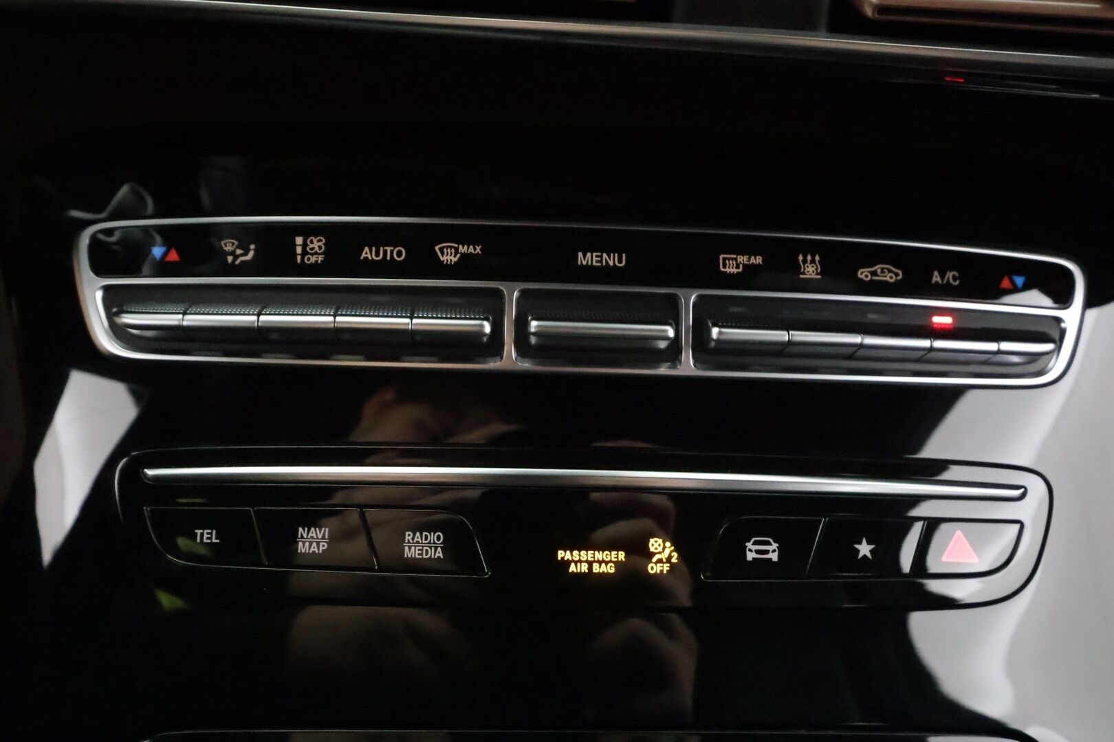 Mercedes-Benz EQC 2021 400 4Matic Edition AMG - | Distronic+ | Lisälämmitin | Koukku | Widescreen | LED | osasähköt | Puolinahat | P.Kamera | Keyless | Suomi-auto |