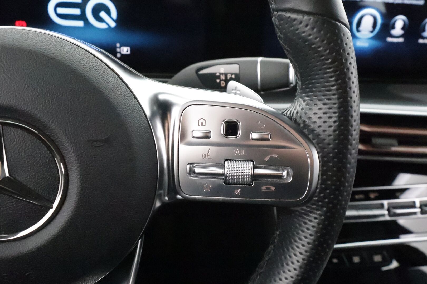 Mercedes-Benz EQC 2021 400 4Matic Edition AMG - | Distronic+ | Lisälämmitin | Koukku | Widescreen | LED | osasähköt | Puolinahat | P.Kamera | Keyless | Suomi-auto |
