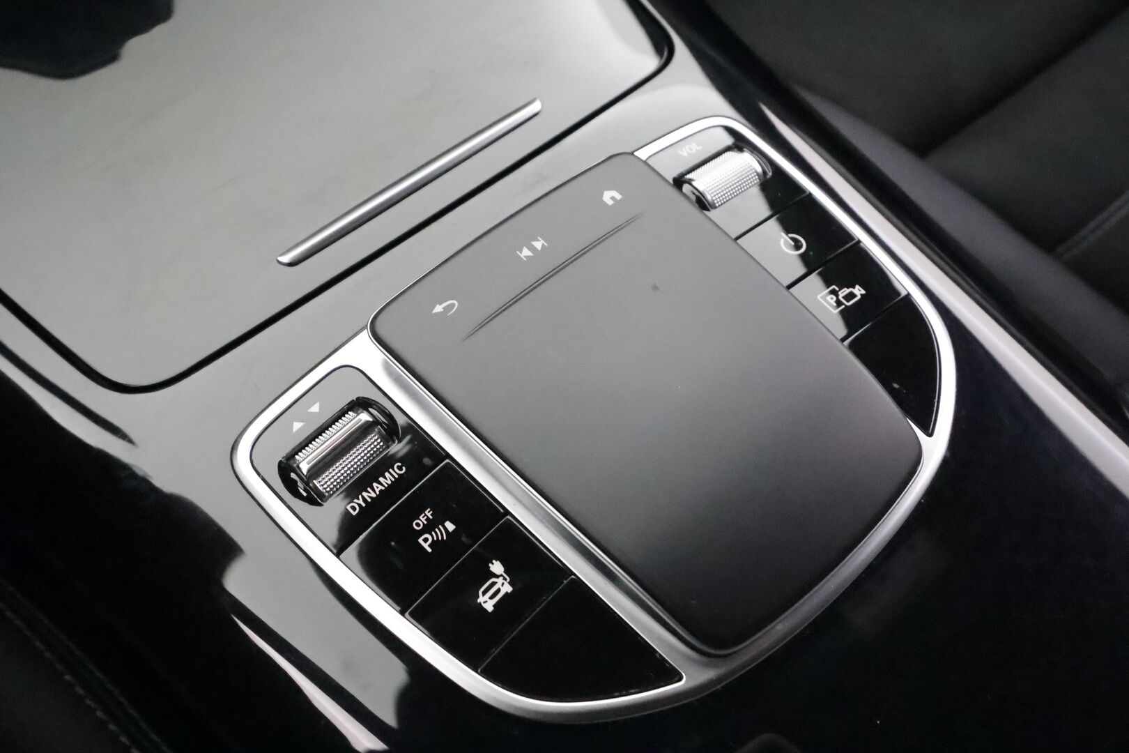 Mercedes-Benz EQC 2021 400 4Matic Edition AMG - | Distronic+ | Lisälämmitin | Koukku | Widescreen | LED | osasähköt | Puolinahat | P.Kamera | Keyless | Suomi-auto |