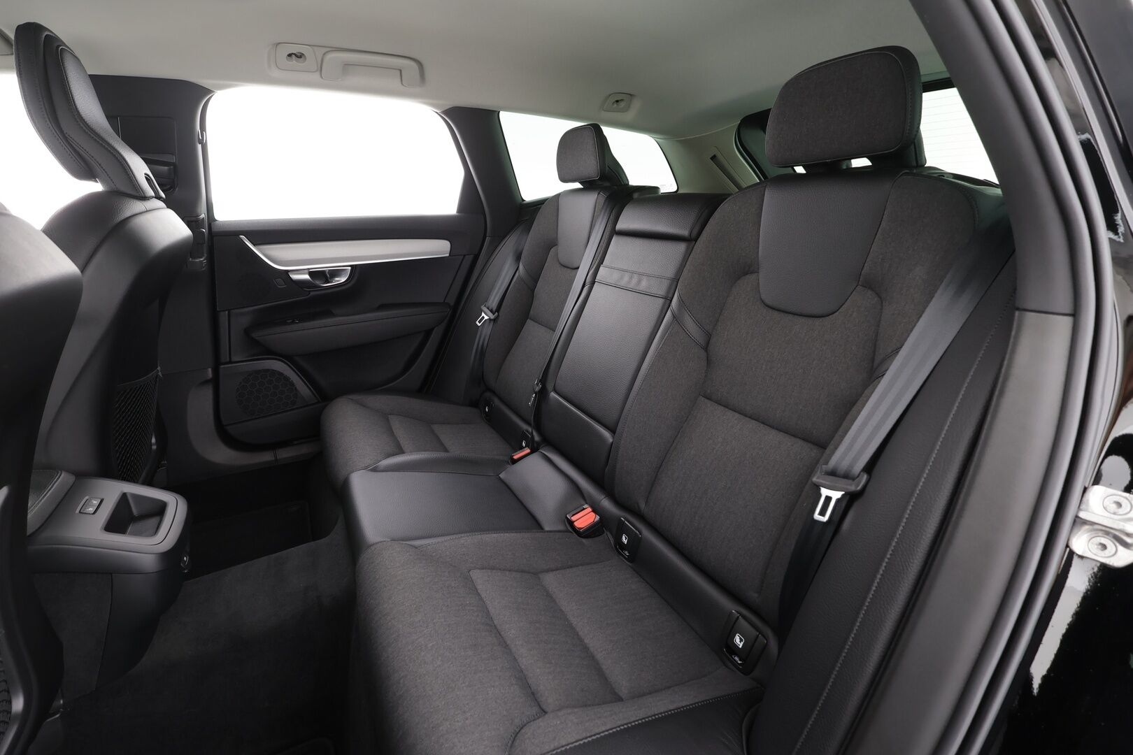 Volvo V90 2021 B4 MHEV Business aut * Webasto / ACC / LED / P.tutka / Navi / Kaistavahti / Puolinahat / Keyless * - 1-om Suomi-auto / Kahdet renkaat / Merkkihuollettu! - Osta nyt, maksa vasta ensi vuonna