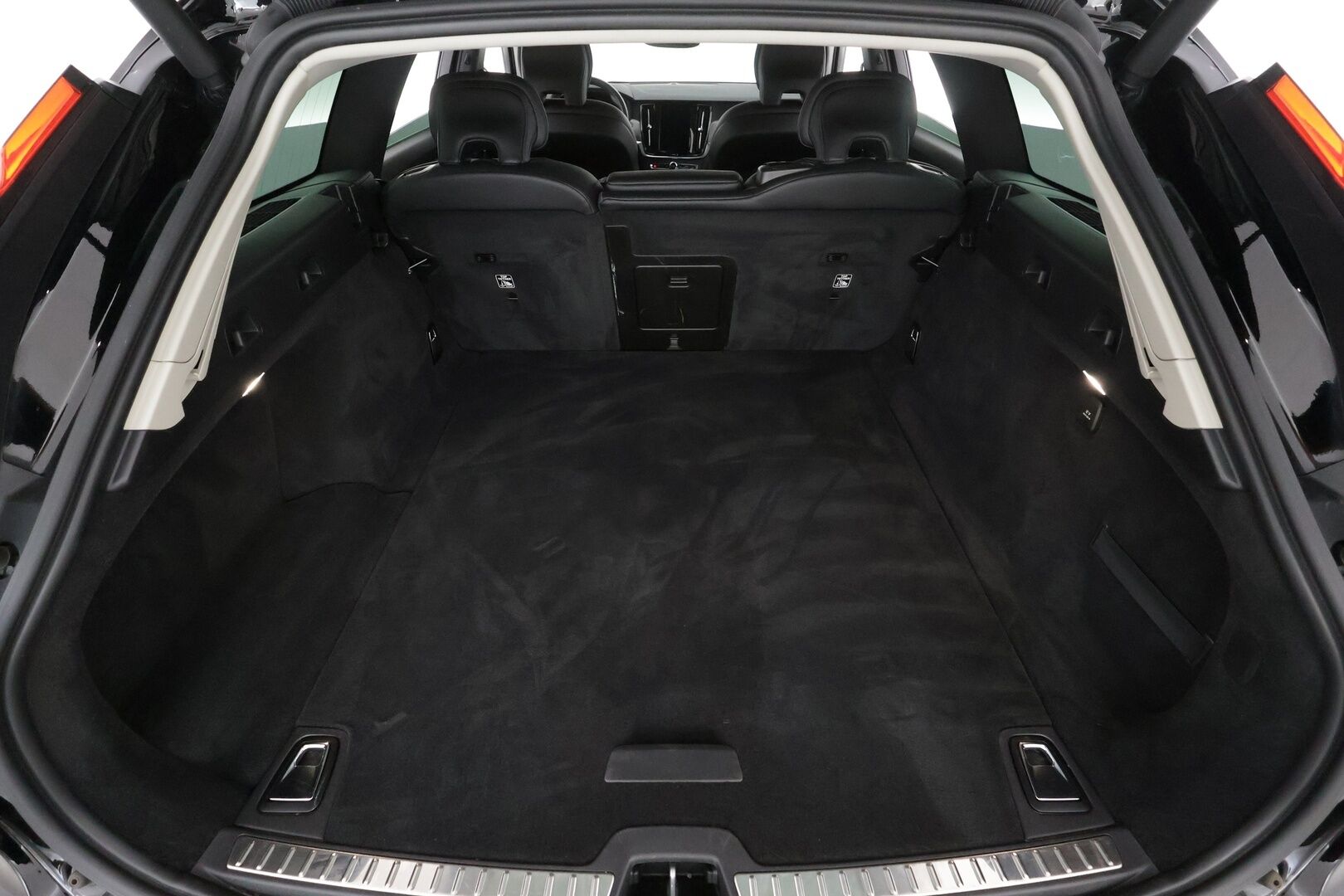 Volvo V90 2021 B4 MHEV Business aut * Webasto / ACC / LED / P.tutka / Navi / Kaistavahti / Puolinahat / Keyless * - 1-om Suomi-auto / Kahdet renkaat / Merkkihuollettu! - Osta nyt, maksa vasta ensi vuonna