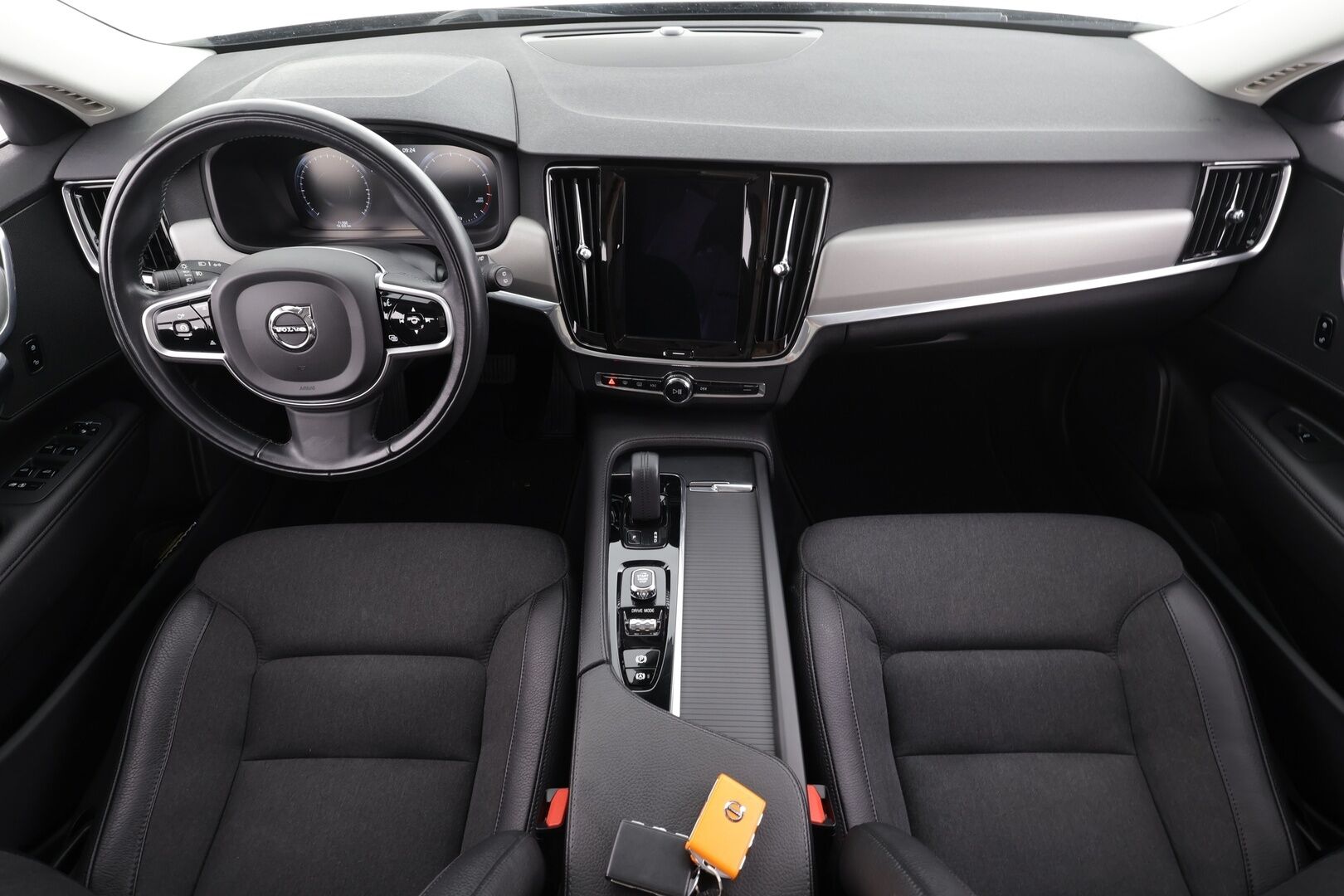 Volvo V90 2021 B4 MHEV Business aut * Webasto / ACC / LED / P.tutka / Navi / Kaistavahti / Puolinahat / Keyless * - 1-om Suomi-auto / Kahdet renkaat / Merkkihuollettu! - Osta nyt, maksa vasta ensi vuonna