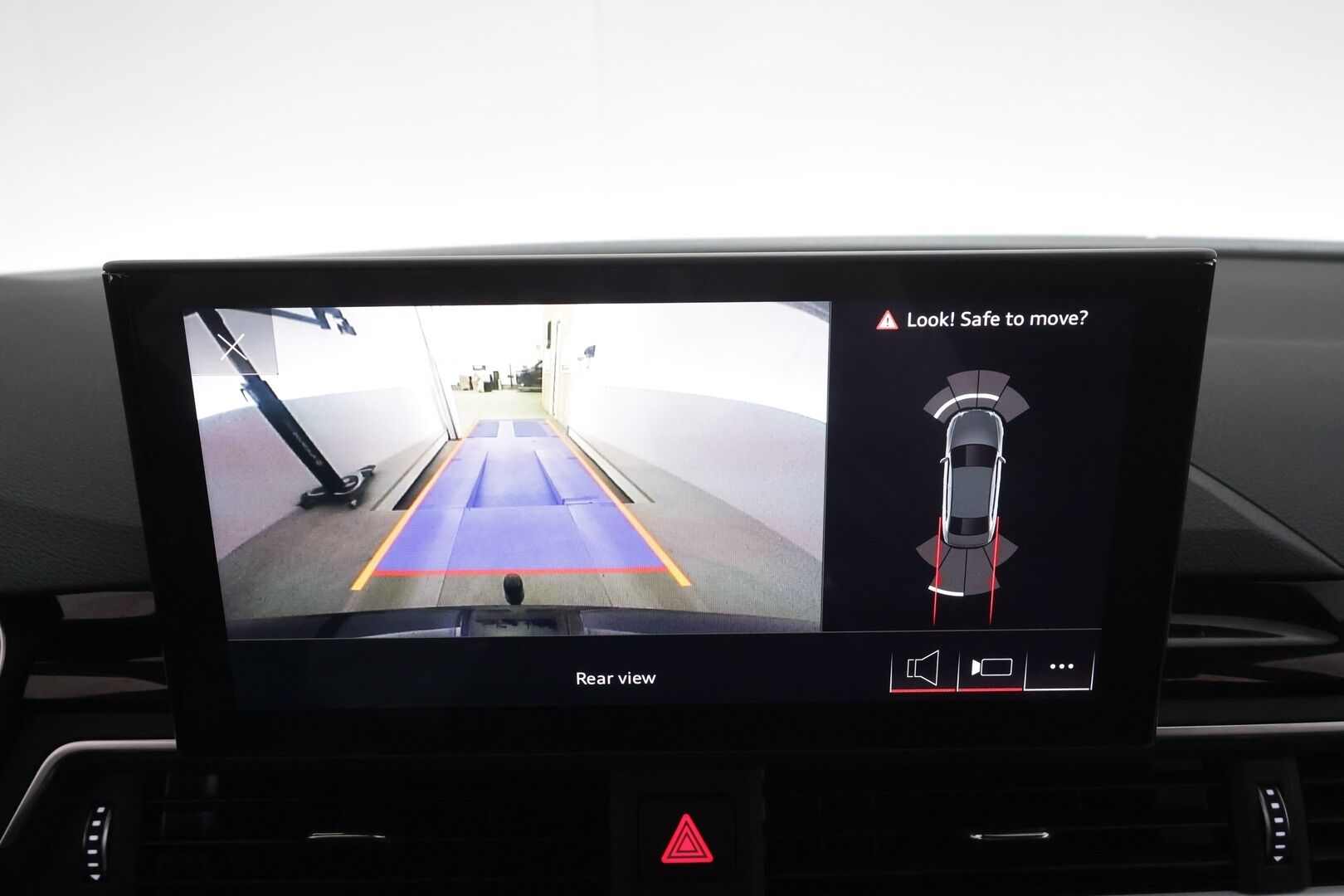 Audi A4 2021 Sedan Business S line 40 TFSI 150 kW MHEV quattro S tronic * ACC / Webasto / Matrix LED / P.kamera / Koukku * - S-line sisä- ja ulkopaketilla! / Kahdet renkaat aluvanteilla