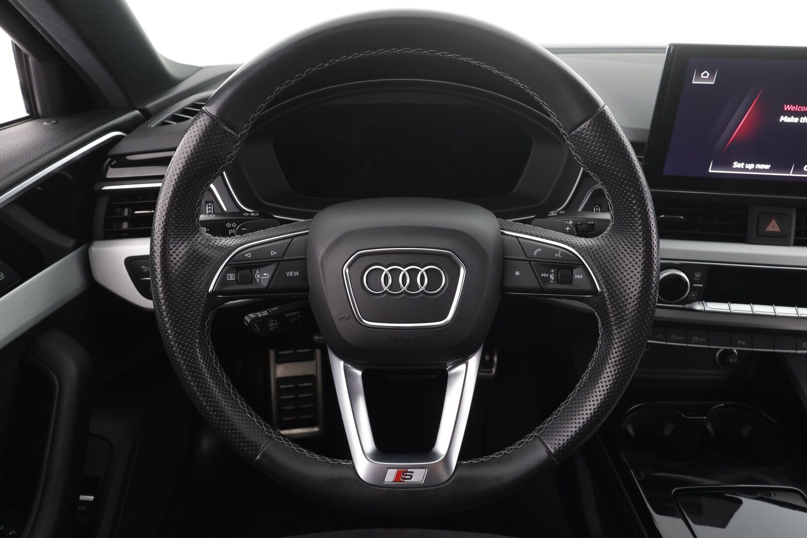 Audi A4 2021 Sedan Business S line 40 TFSI 150 kW MHEV quattro S tronic * ACC / Webasto / Matrix LED / P.kamera / Koukku * - S-line sisä- ja ulkopaketilla! / Kahdet renkaat aluvanteilla - HULLUT AVAJAISHULINAT KORKOTARJOUS 3,29 %