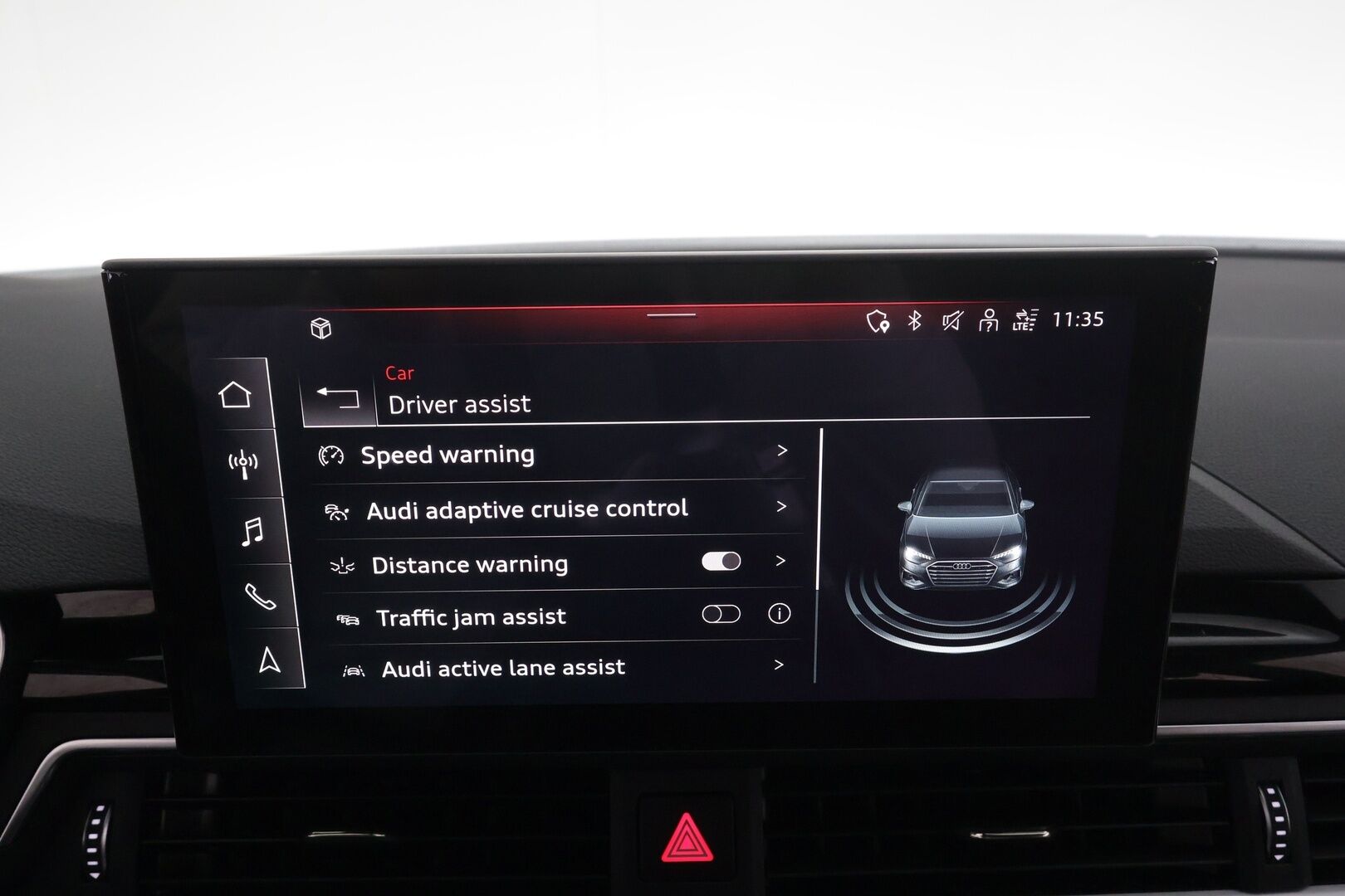 Audi A4 2021 Sedan Business S line 40 TFSI 150 kW MHEV quattro S tronic * ACC / Webasto / Matrix LED / P.kamera / Koukku * - S-line sisä- ja ulkopaketilla! / Kahdet renkaat aluvanteilla