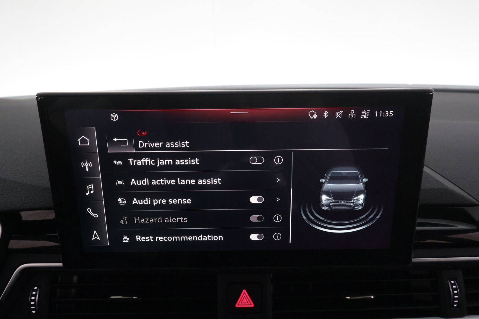 Audi A4 2021 Sedan Business S line 40 TFSI 150 kW MHEV quattro S tronic * ACC / Webasto / Matrix LED / P.kamera / Koukku * - S-line sisä- ja ulkopaketilla! / Kahdet renkaat aluvanteilla