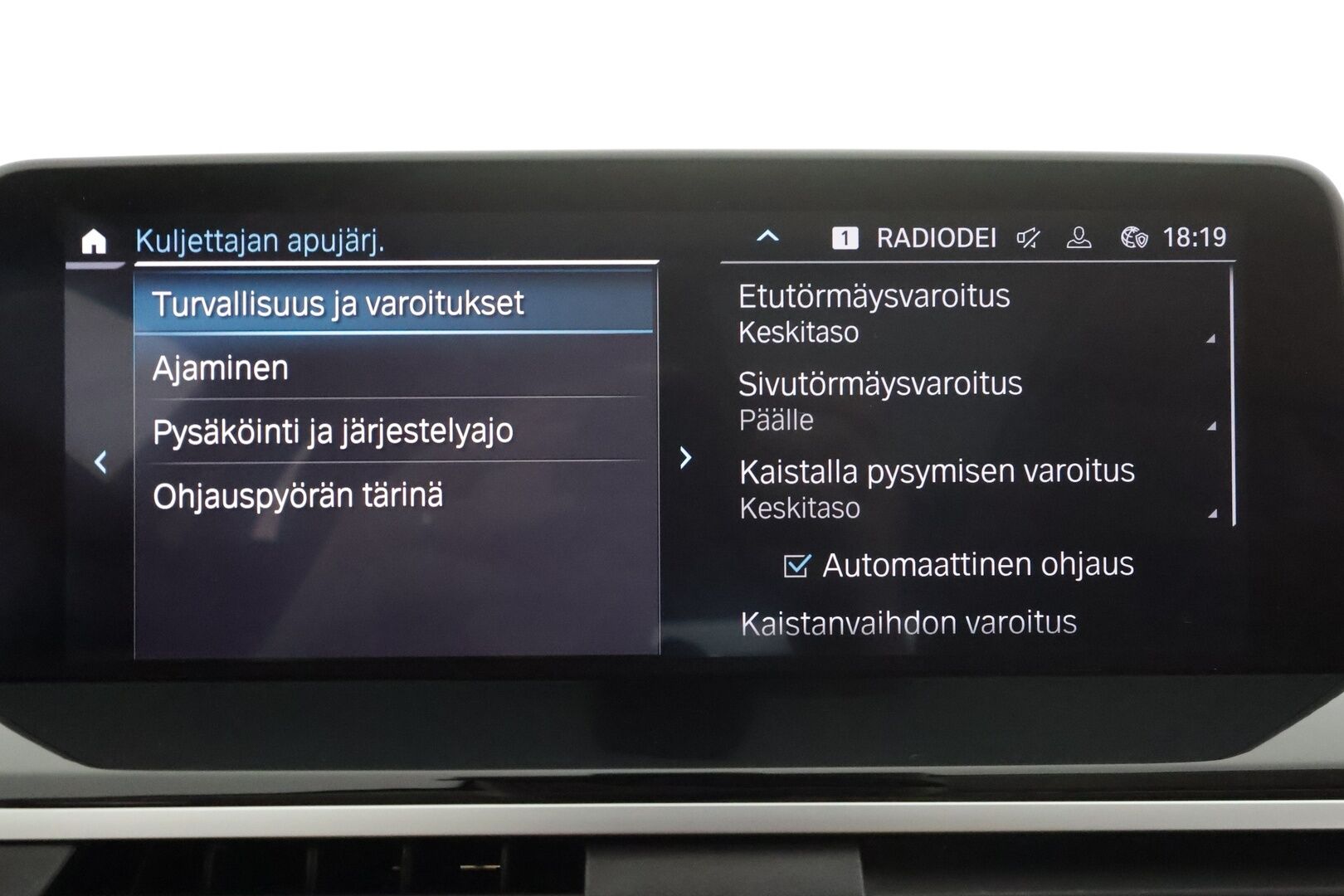 BMW iX3 2021 G08 Charged Plus * ACC / HUD / 360° / H&K / Koukku / Adapt.LED / Panorama / Muistipenkki / Comfort Access / Sporttinahat * - Suomi-auto / Akku kuntotarkastettu SoH 94,4% / Kahdet renkaat aluvanteilla / Huippuvarusteet