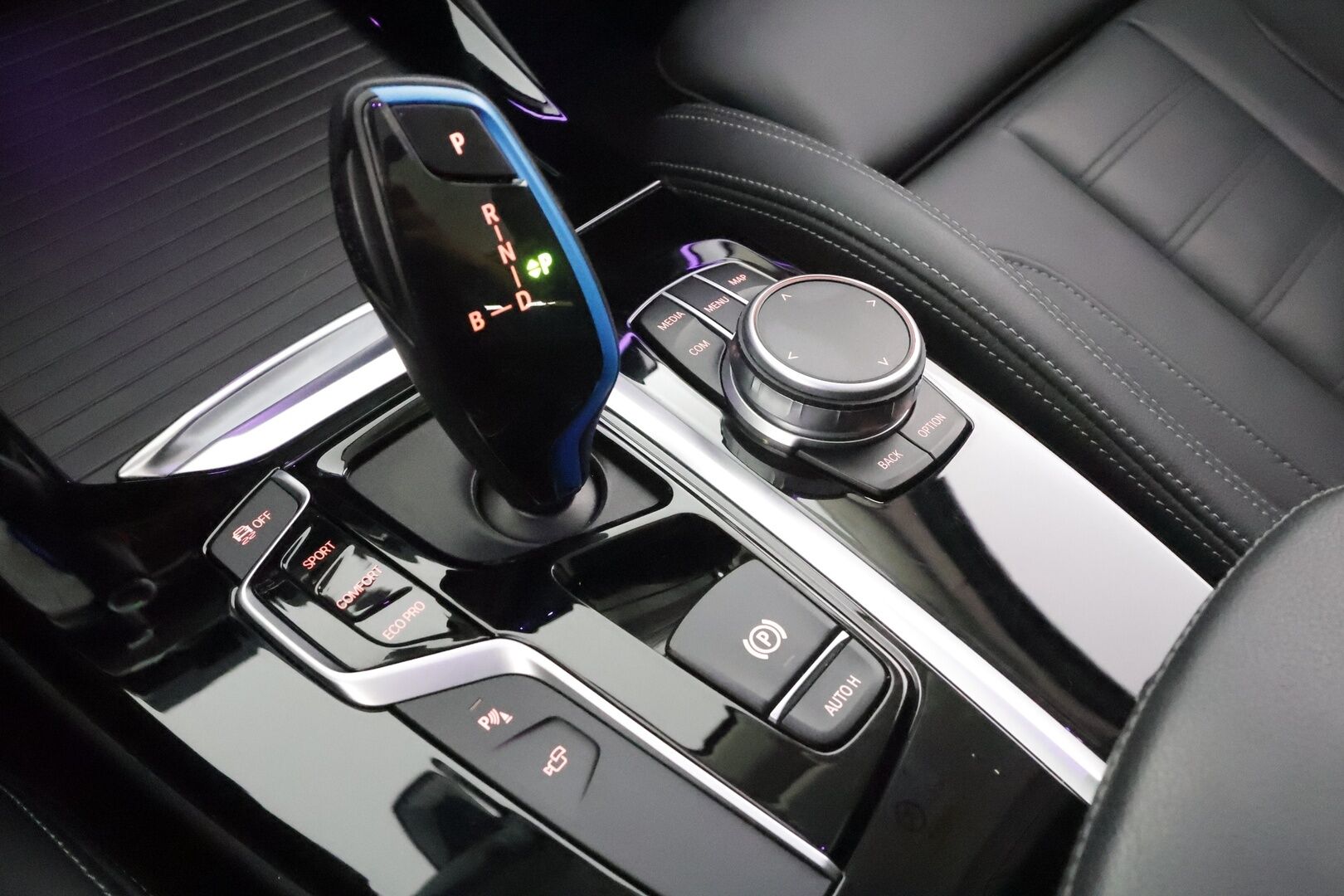 BMW iX3 2021 G08 Charged Plus * ACC / HUD / 360° / H&K / Koukku / Adapt.LED / Panorama / Muistipenkki / Comfort Access / Sporttinahat * - Suomi-auto / Kahdet renkaat aluvanteilla / Huippuvarusteet