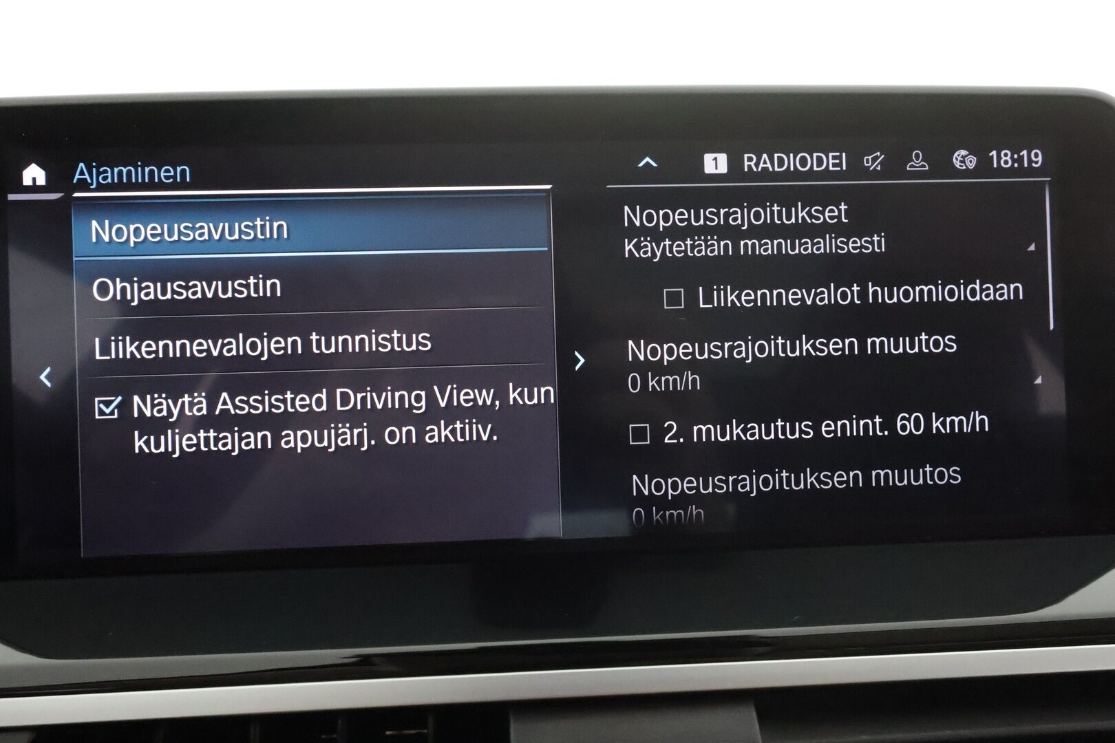 BMW iX3 2021 G08 Charged Plus * ACC / HUD / 360° / H&K / Koukku / Adapt.LED / Panorama / Muistipenkki / Comfort Access / Sporttinahat * - Suomi-auto / Akku kuntotarkastettu SoH 94,4% / Kahdet renkaat aluvanteilla / Huippuvarusteet