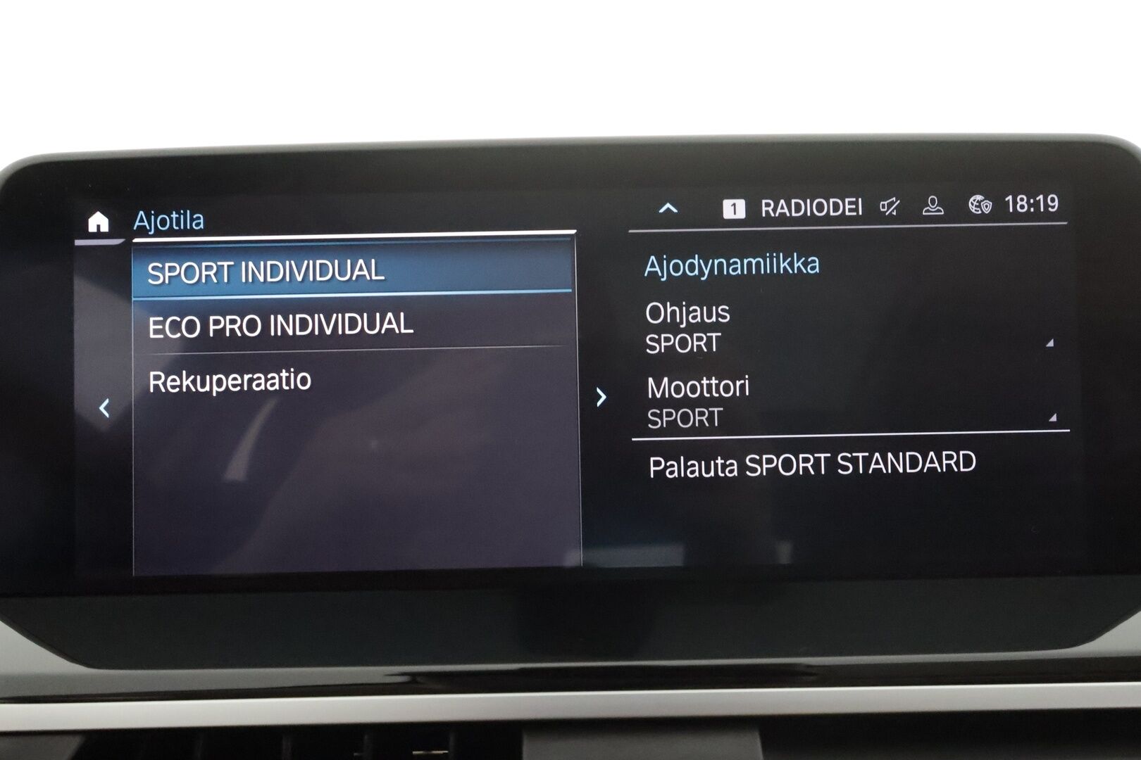 BMW iX3 2021 G08 Charged Plus * ACC / HUD / 360° / H&K / Koukku / Adapt.LED / Panorama / Muistipenkki / Comfort Access / Sporttinahat * - Suomi-auto / Kahdet renkaat aluvanteilla / Huippuvarusteet