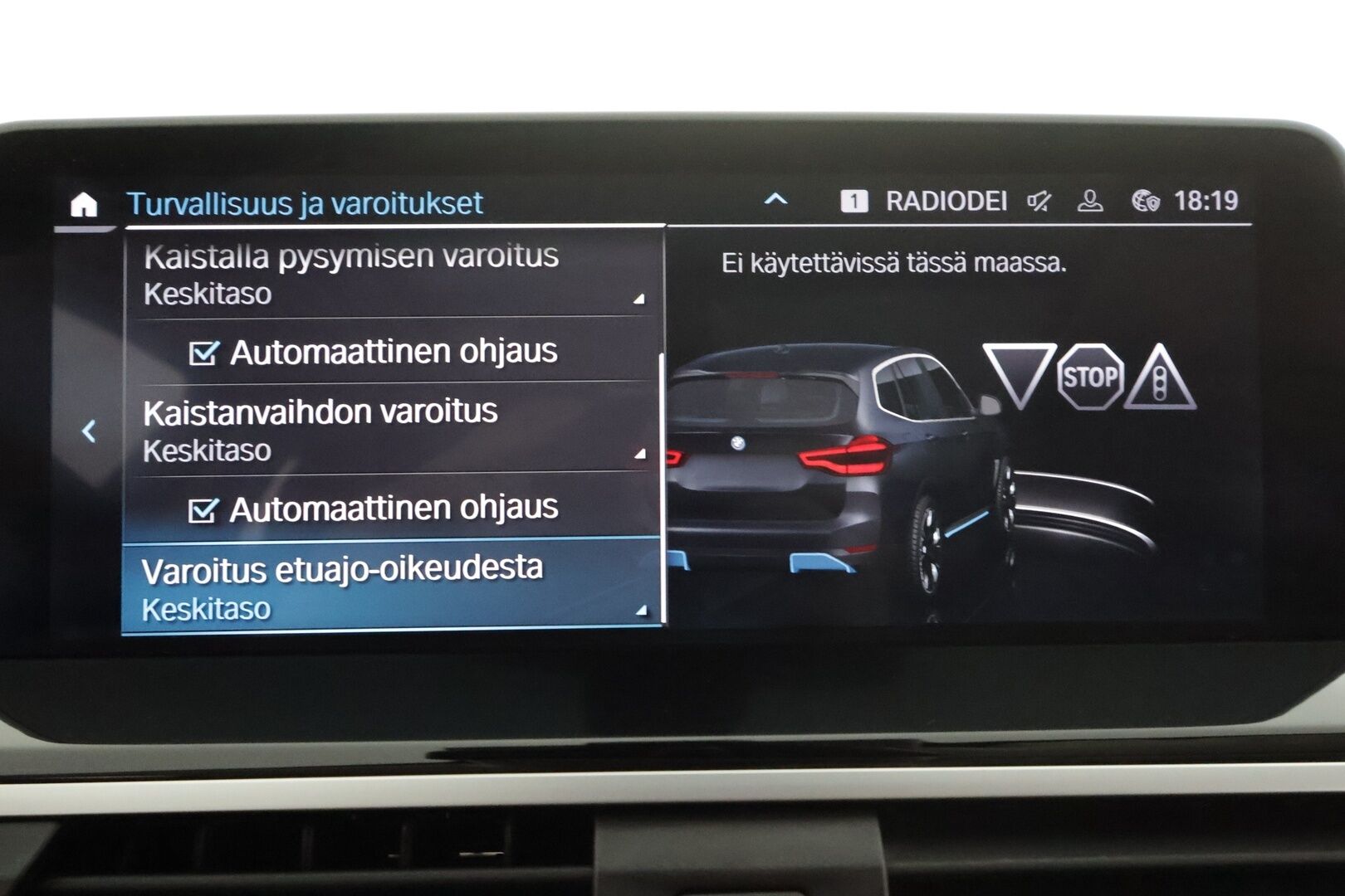 BMW iX3 2021 G08 Charged Plus * ACC / HUD / 360° / H&K / Koukku / Adapt.LED / Panorama / Muistipenkki / Comfort Access / Sporttinahat * - Suomi-auto / Akku kuntotarkastettu SoH 94,4% / Kahdet renkaat aluvanteilla / Huippuvarusteet