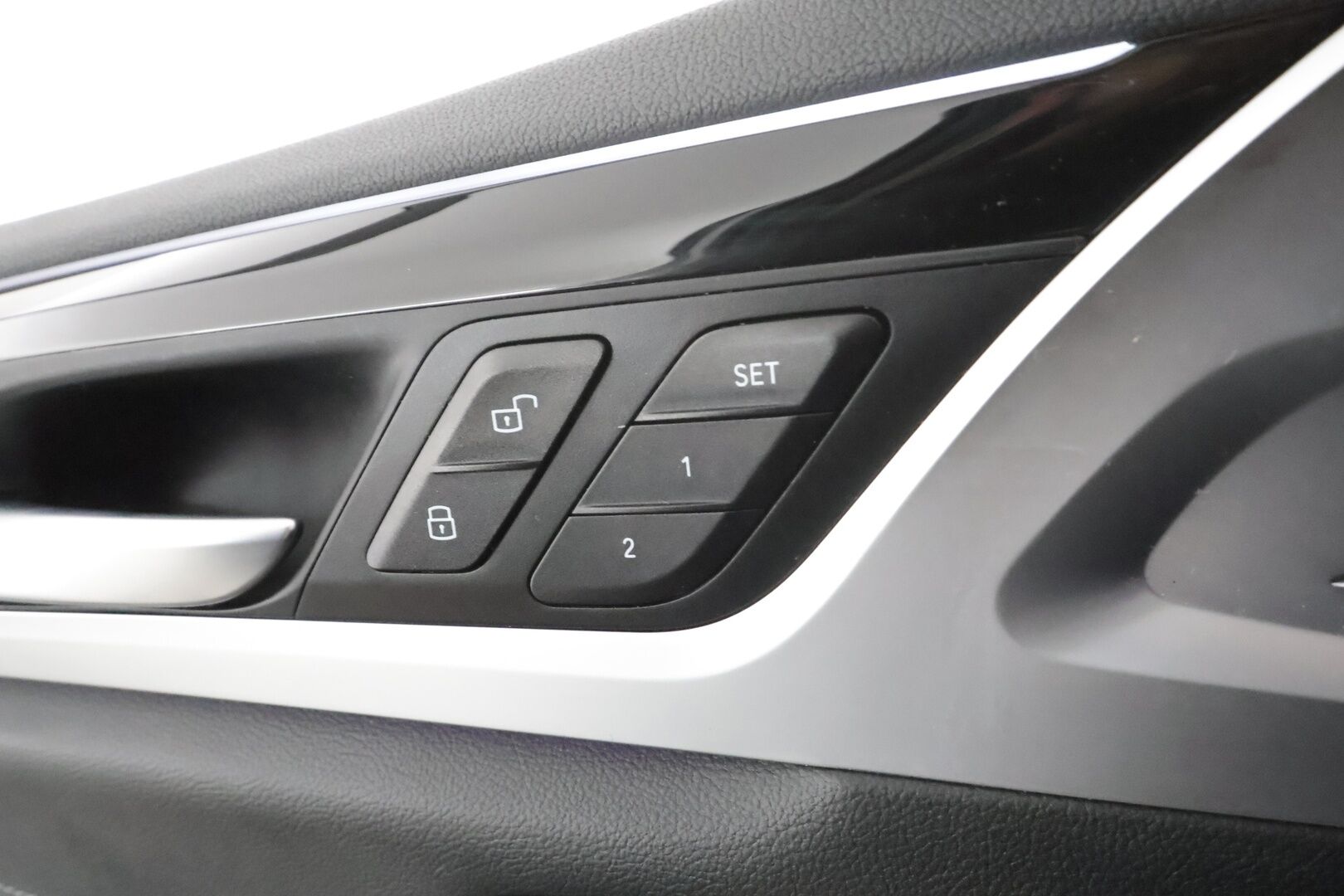 BMW iX3 2021 G08 Charged Plus * ACC / HUD / 360° / H&K / Koukku / Adapt.LED / Panorama / Muistipenkki / Comfort Access / Sporttinahat * - Suomi-auto / Akku kuntotarkastettu SoH 94,4% / Kahdet renkaat aluvanteilla / Huippuvarusteet