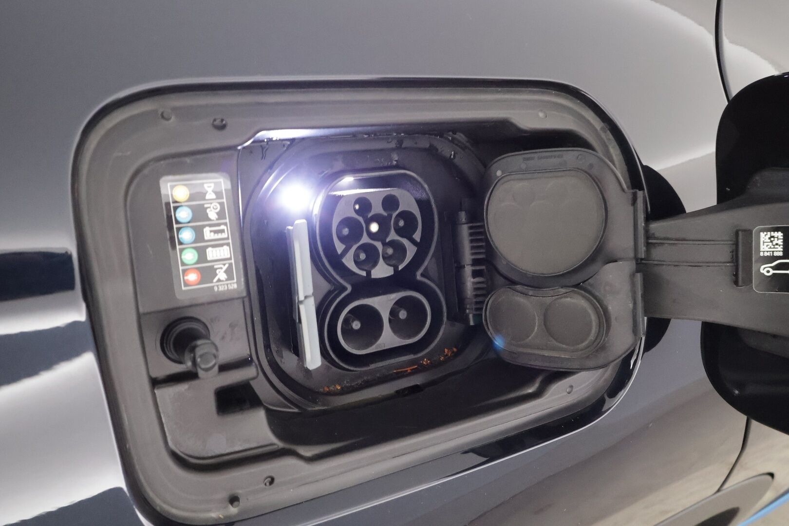 BMW iX3 2021 G08 Charged Plus * ACC / HUD / 360° / H&K / Koukku / Adapt.LED / Panorama / Muistipenkki / Comfort Access / Sporttinahat * - Suomi-auto / Akku kuntotarkastettu SoH 94,4% / Kahdet renkaat aluvanteilla / Huippuvarusteet