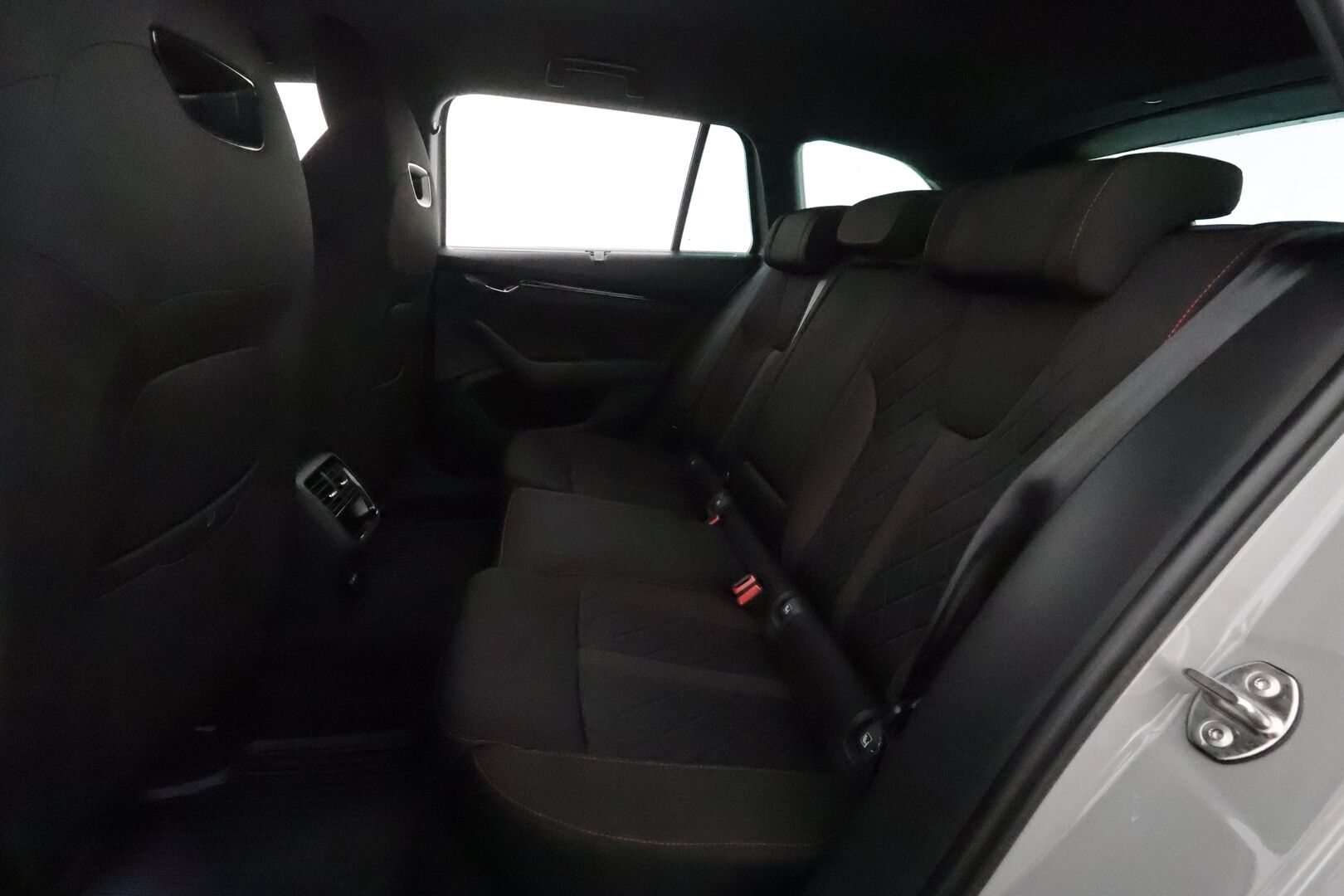 Skoda Octavia 2021 Combi 2,0 TDI 200 RS DSG **Webasto / Canton / ACC / Matrix-LED / P.kamera / Muistipenkit / Navi / Kaistavahti** - Suomi-auto / Kahdet Renkaat