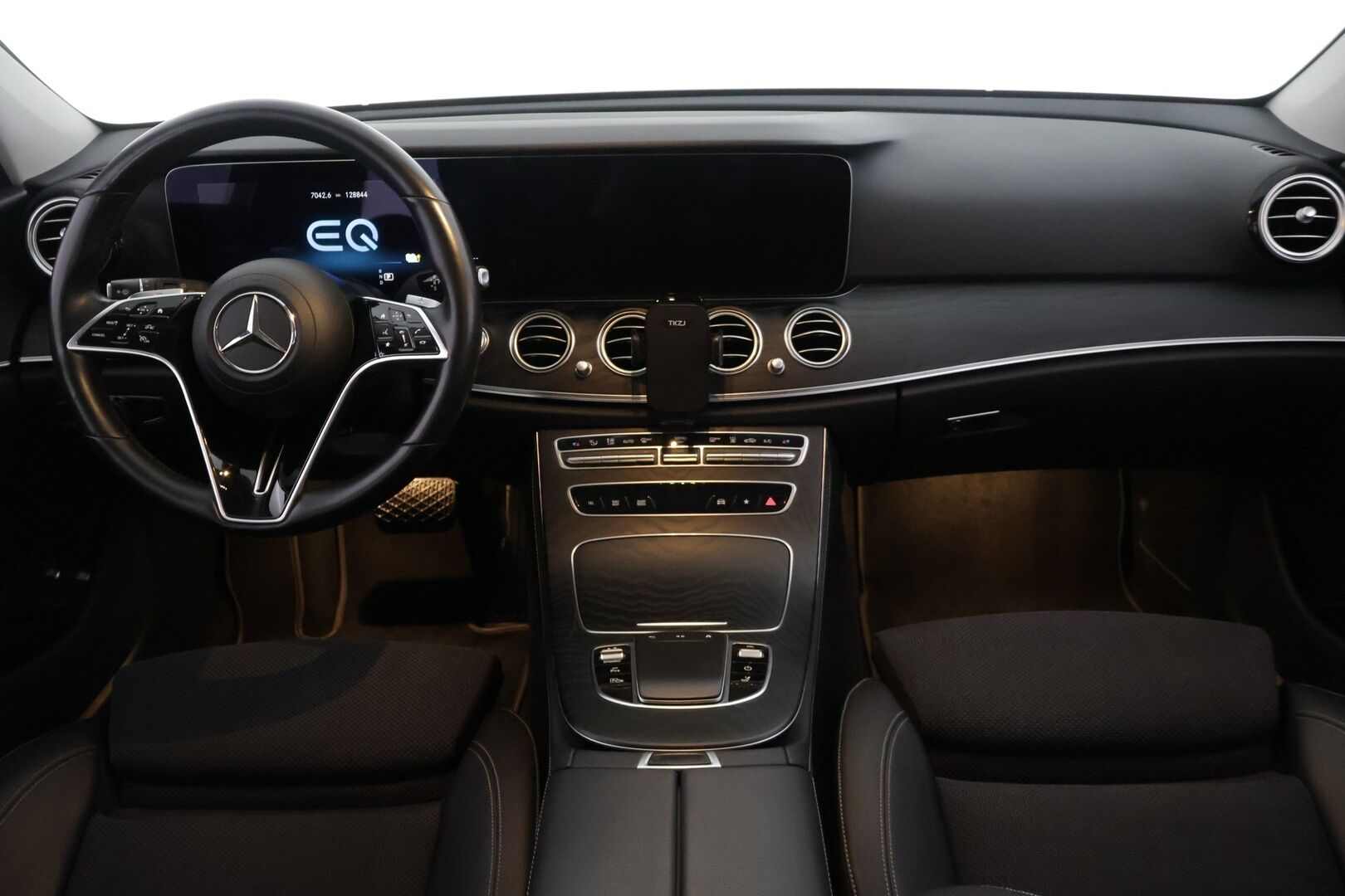 MERCEDES-BENZ E 2021 300 e T A Business Avantgarde EQ Power - | DTR+Q | Widescreen | Night-Paketti | Peruutuskamera | Puolinahat | Apple&Android | Huippusiisti! 