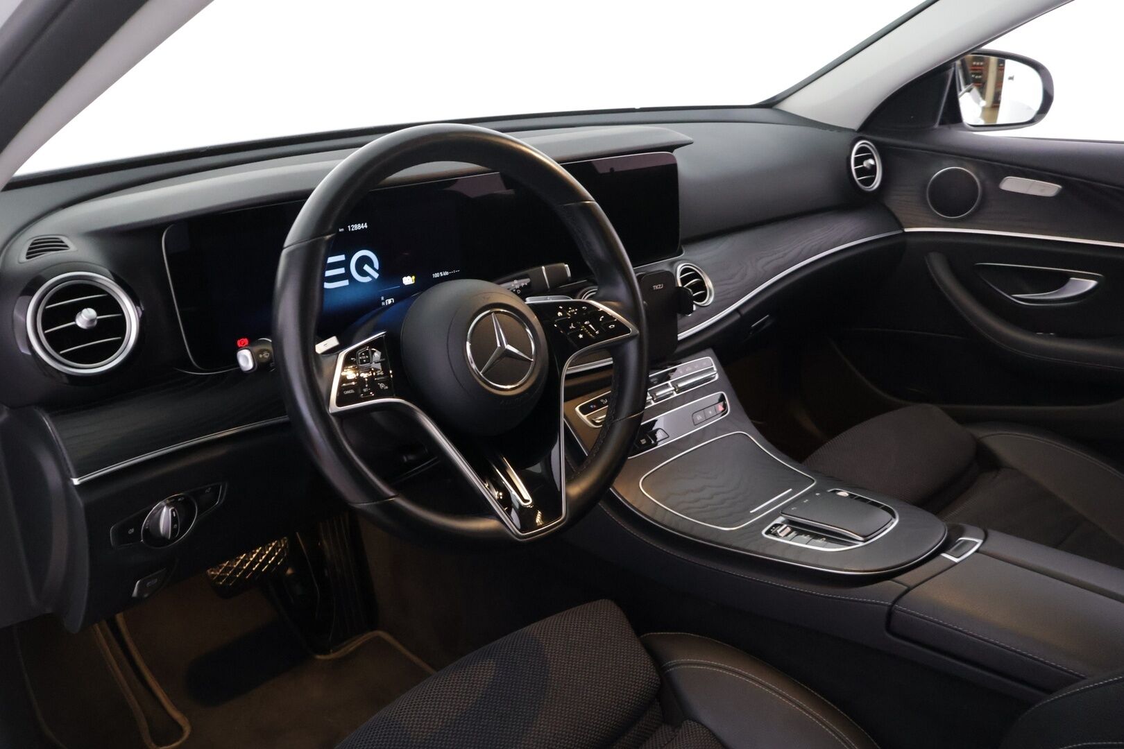 MERCEDES-BENZ E 2021 300 e T A Business Avantgarde EQ Power - | DTR+Q | Widescreen | Night-Paketti | Peruutuskamera | Puolinahat | Apple&Android | Huippusiisti! 