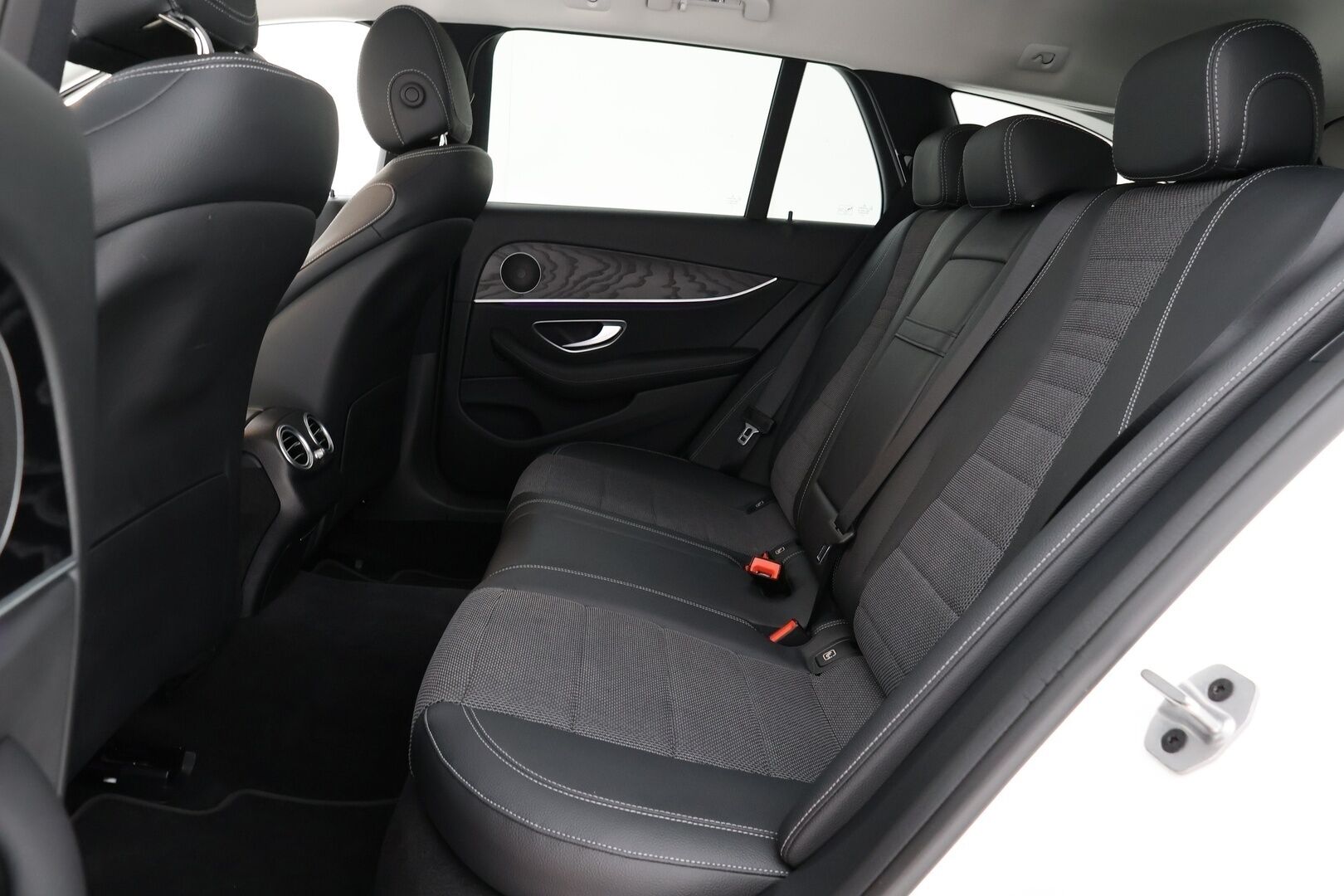 MERCEDES-BENZ E 2021 300 e T A Business Avantgarde EQ Power - | DTR+Q | Widescreen | Night-Paketti | Peruutuskamera | Puolinahat | Apple&Android | Huippusiisti! 