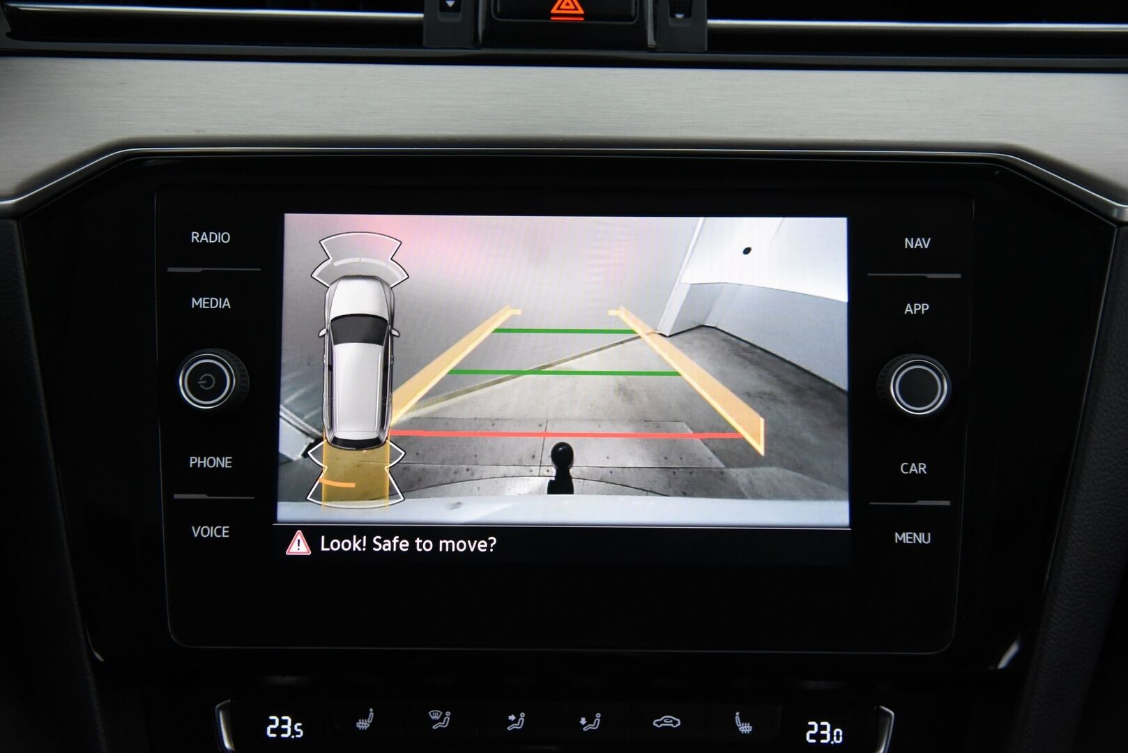 Volkswagen Passat 2020 Variant R-Line 2,0 TDI SCR 140 kW 4MOTION DSG-automaatti / Webasto / Adapt.vakkari / Koukku / Kaistanpitoavustin / P.kamera - Hihna vaihdettu 12/25 / 2x Alumiinivanteet !