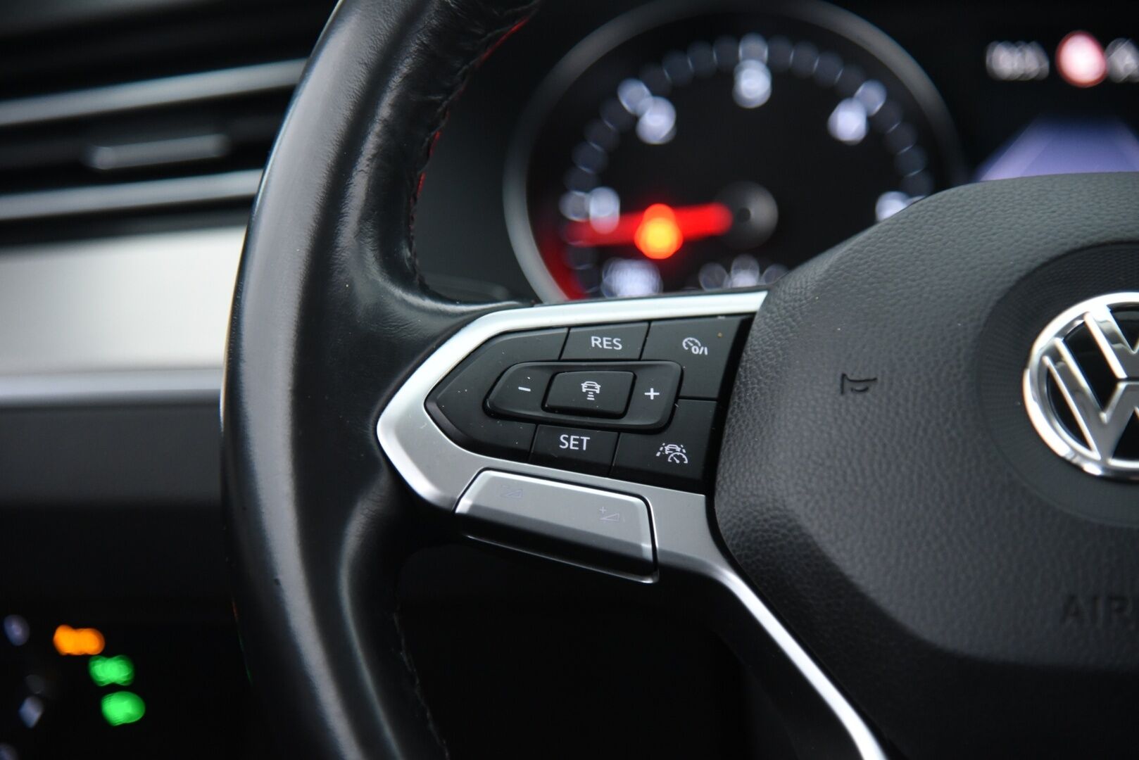 Volkswagen Passat 2020 Variant R-Line 2,0 TDI SCR 140 kW 4MOTION DSG-automaatti / Webasto / Adapt.vakkari / Koukku / Kaistanpitoavustin / P.kamera - Hihna vaihdettu 12/25 / 2x Alumiinivanteet !