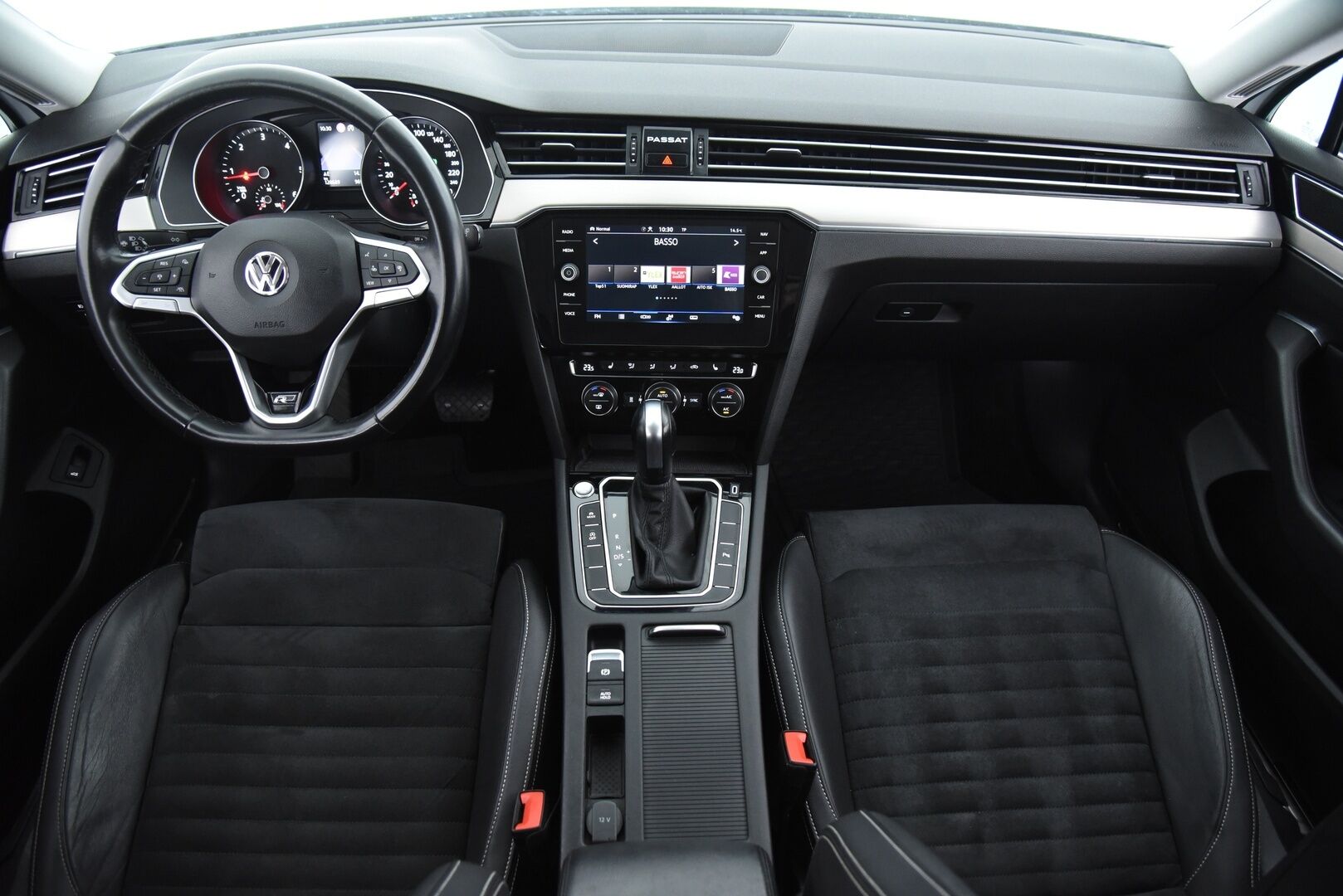 Volkswagen Passat 2020 Variant R-Line 2,0 TDI SCR 140 kW 4MOTION DSG-automaatti / Webasto / Adapt.vakkari / Koukku / Kaistanpitoavustin / P.kamera - Hihna vaihdettu 12/25 / 2x Alumiinivanteet !