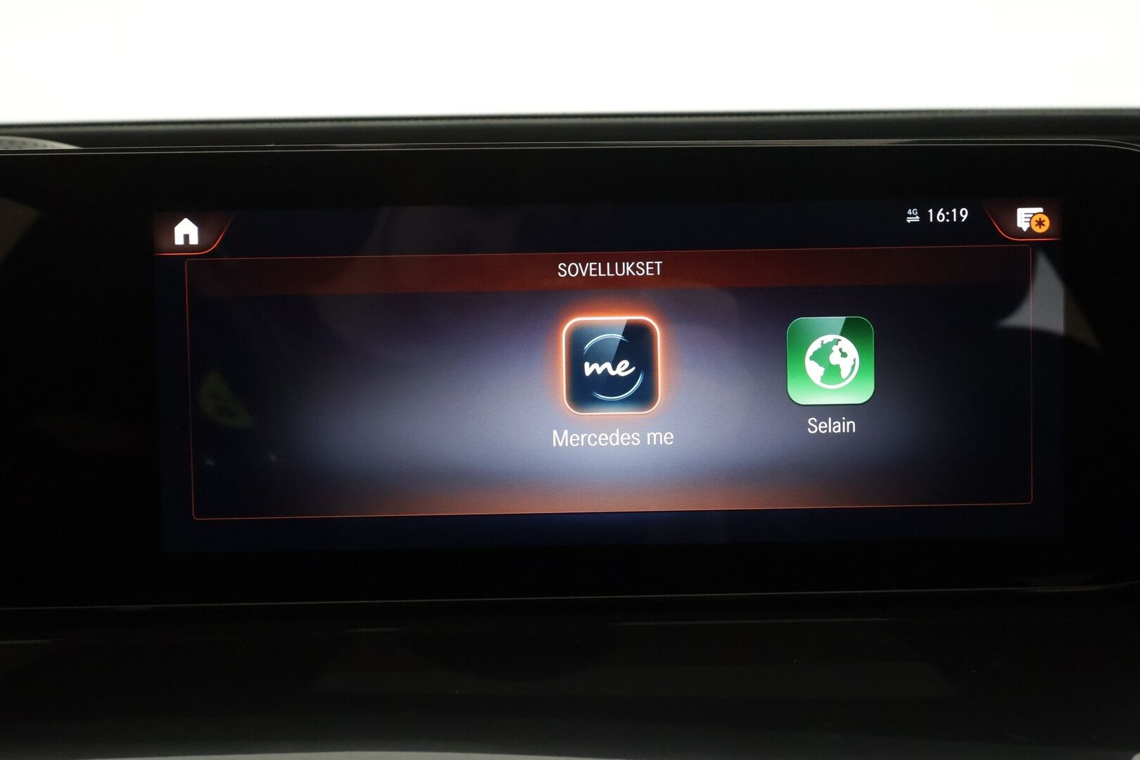 Mercedes-Benz EQC 2022 400 4MATIC Business AMG - | Distronic+ | Lisälämmitin | Multibeam LED | Lasikattoluukku | Widescreen | HUD | Muistipenkit | Keyless | Apple&Android | Kahdet Renkaat |