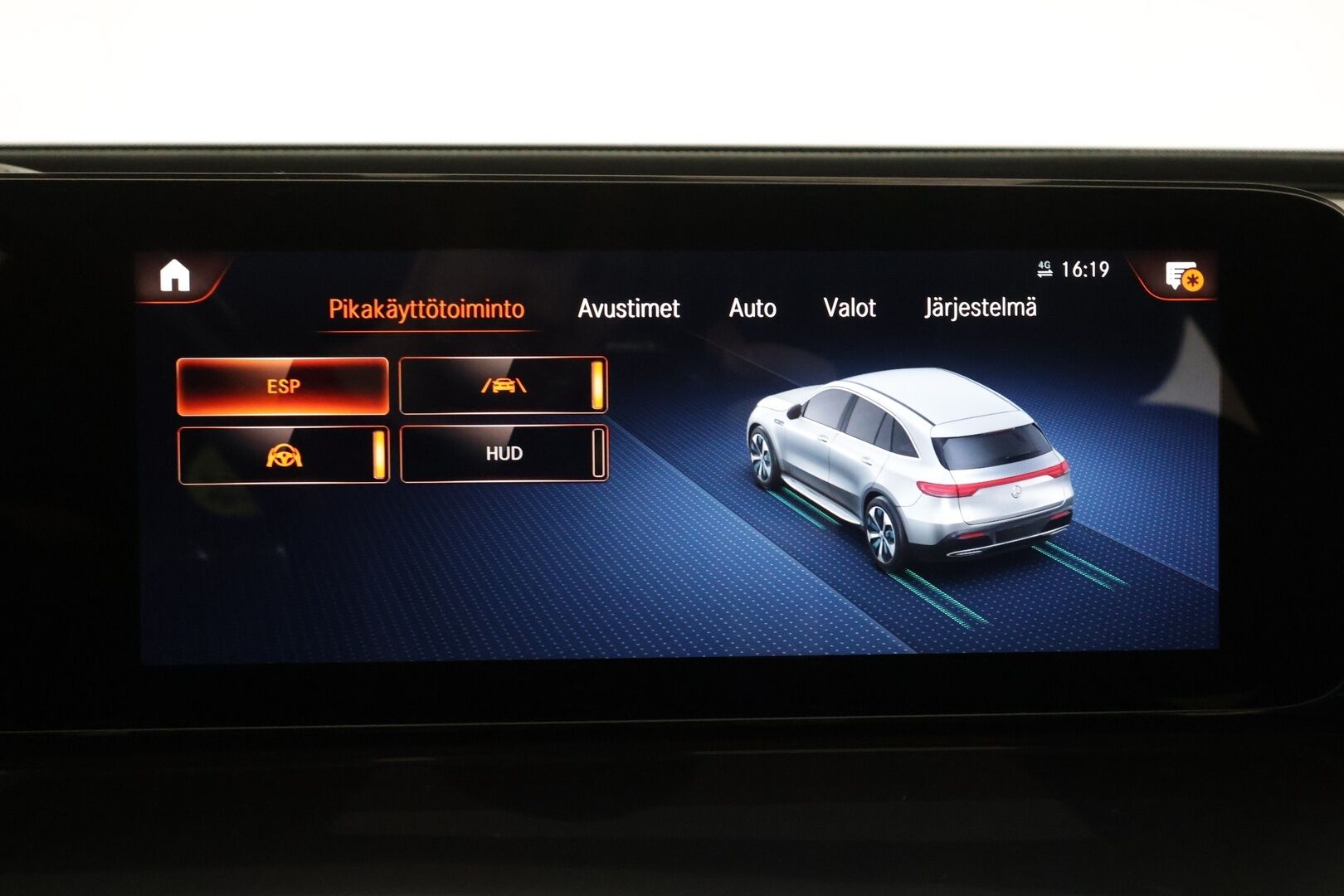 Mercedes-Benz EQC 2022 400 4MATIC Business AMG - | Distronic+ | Lisälämmitin | Multibeam LED | Lasikattoluukku | Widescreen | HUD | Muistipenkit | Keyless | Apple&Android | Kahdet Renkaat |