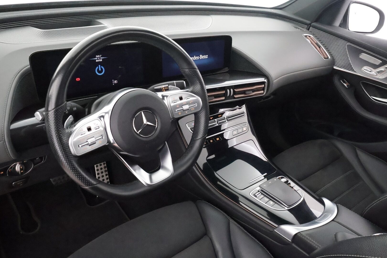 Mercedes-Benz EQC 2022 400 4MATIC Business AMG - | Distronic+ | Lisälämmitin | Multibeam LED | Lasikattoluukku | Widescreen | HUD | Muistipenkit | Keyless | Apple&Android | Kahdet Renkaat |