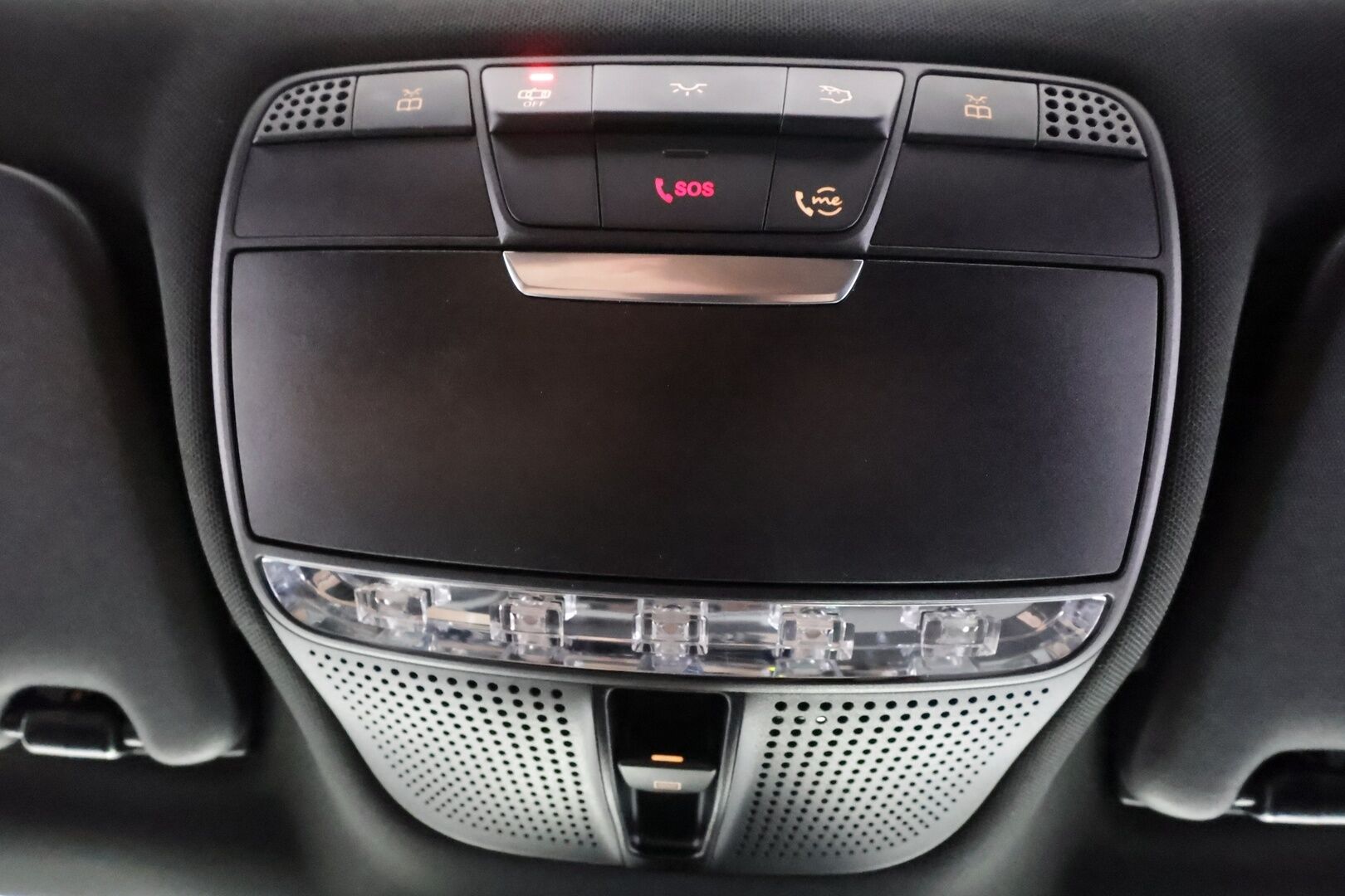 Mercedes-Benz EQC 2022 400 4MATIC Business AMG - | Distronic+ | Lisälämmitin | Multibeam LED | Lasikattoluukku | Widescreen | HUD | Muistipenkit | Keyless | Apple&Android | Kahdet Renkaat |