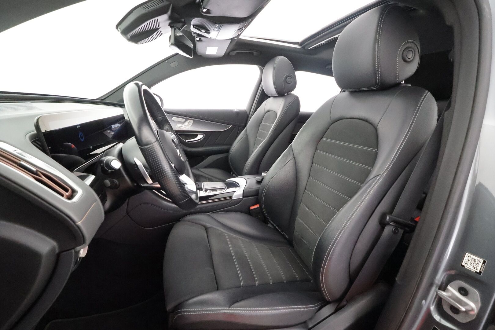 Mercedes-Benz EQC 2022 400 4MATIC Business AMG - | Distronic+ | Lisälämmitin | Multibeam LED | Lasikattoluukku | Widescreen | HUD | Muistipenkit | Keyless | Apple&Android | Kahdet Renkaat |