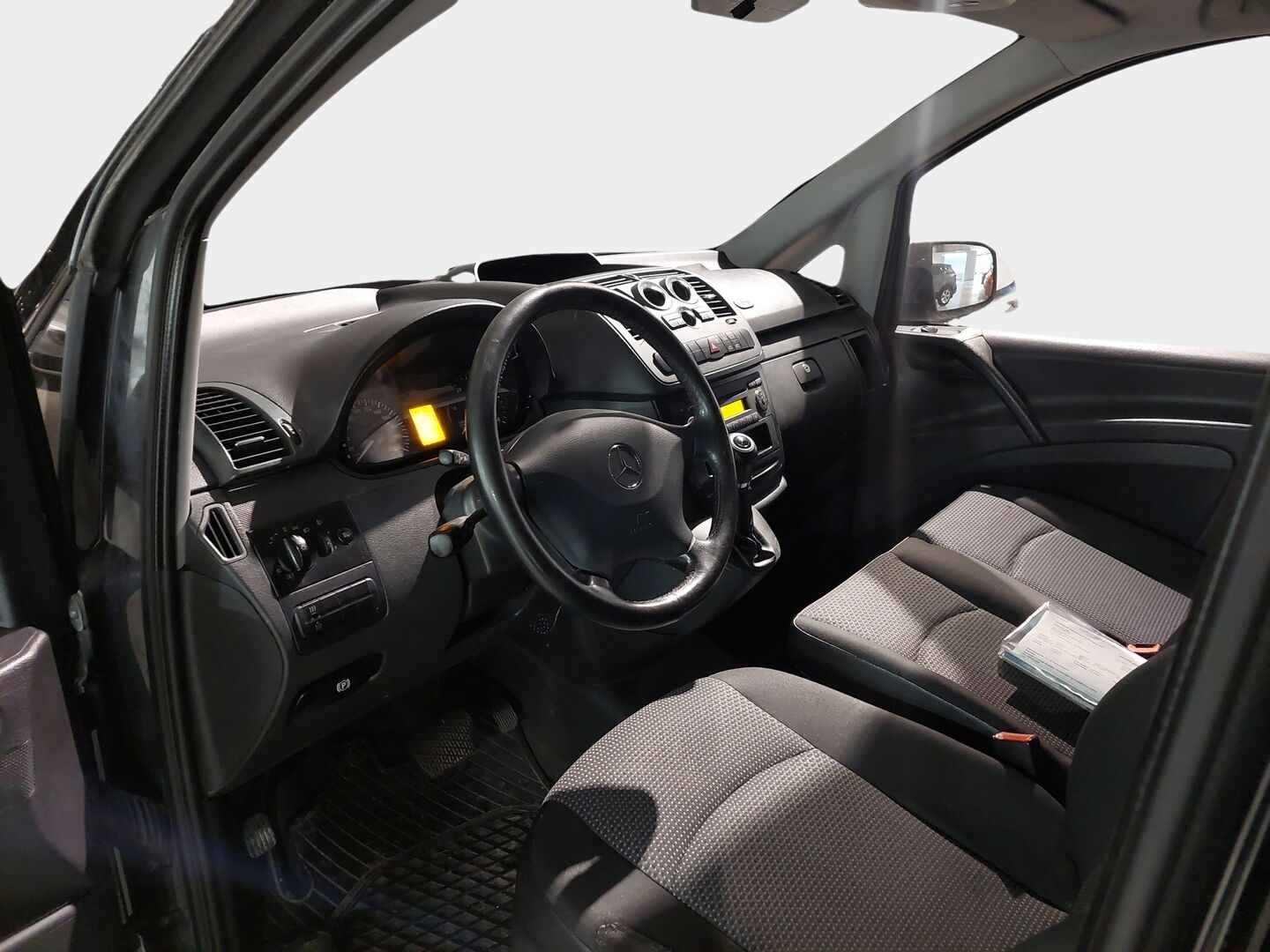 Mercedes-Benz Vito 2013 116CDI 4x4-3,05/32K keskipitkä A2 A *Webasto / Koukku / Ilmastointi / Penkinlämmitin* - 6-paikkainen / Lisävalot / Karjapuskuri