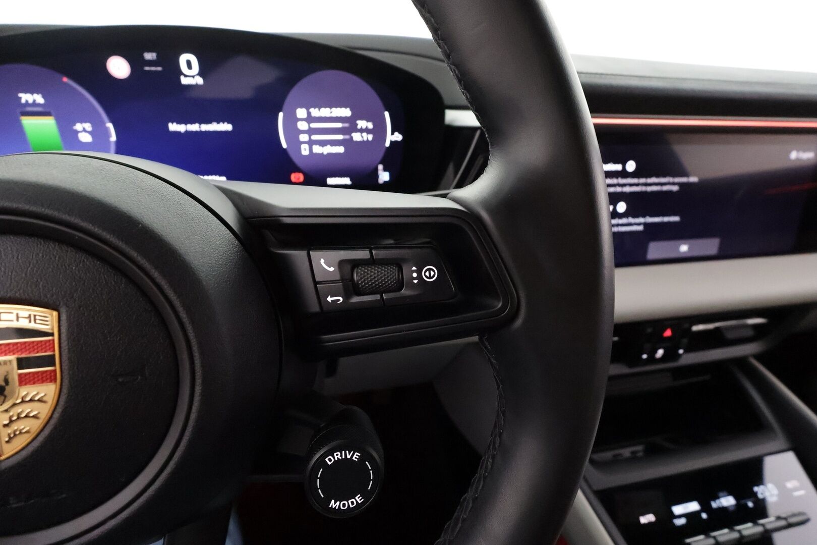 Porsche Macan 2024 4 * ACC / ILP / Bose / Koukku / PASM / Ratinlämmitin / Viihdenäyttö / Sähköpenkit / Vaaleat nahat * - 1.Om Suomi-auto / Kahdet renkaat aluvanteilla / Merkkihuollettu