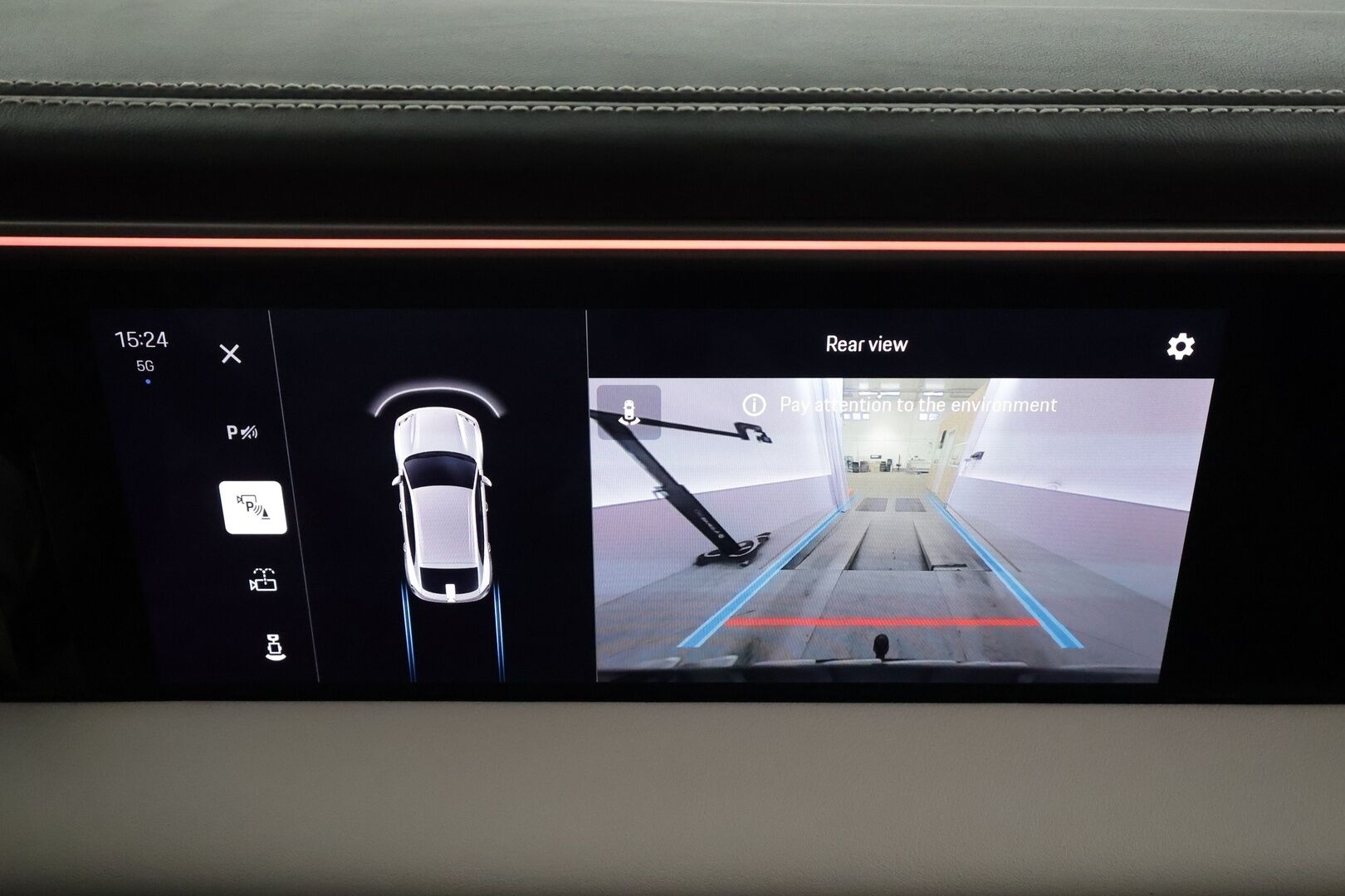 Porsche Macan 2024 4 * ACC / ILP / Bose / Koukku / PASM / Ratinlämmitin / Viihdenäyttö / Sähköpenkit / Vaaleat nahat * - 1.Om Suomi-auto / Kahdet renkaat aluvanteilla / Merkkihuollettu