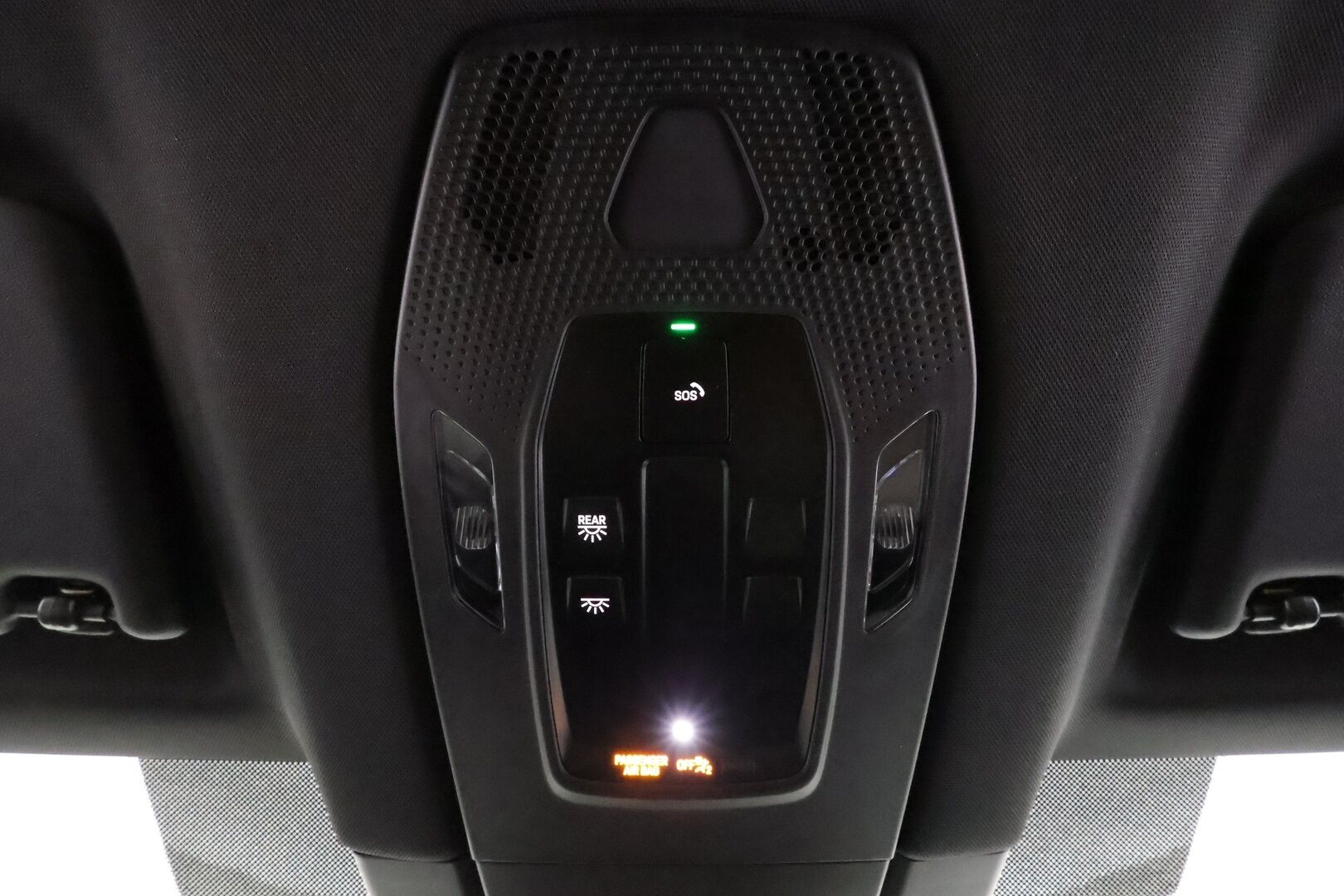 Porsche Macan 2024 4 * ACC / ILP / Bose / Koukku / PASM / Ratinlämmitin / Viihdenäyttö / Sähköpenkit / Vaaleat nahat * - 1.Om Suomi-auto / Kahdet renkaat aluvanteilla / Merkkihuollettu