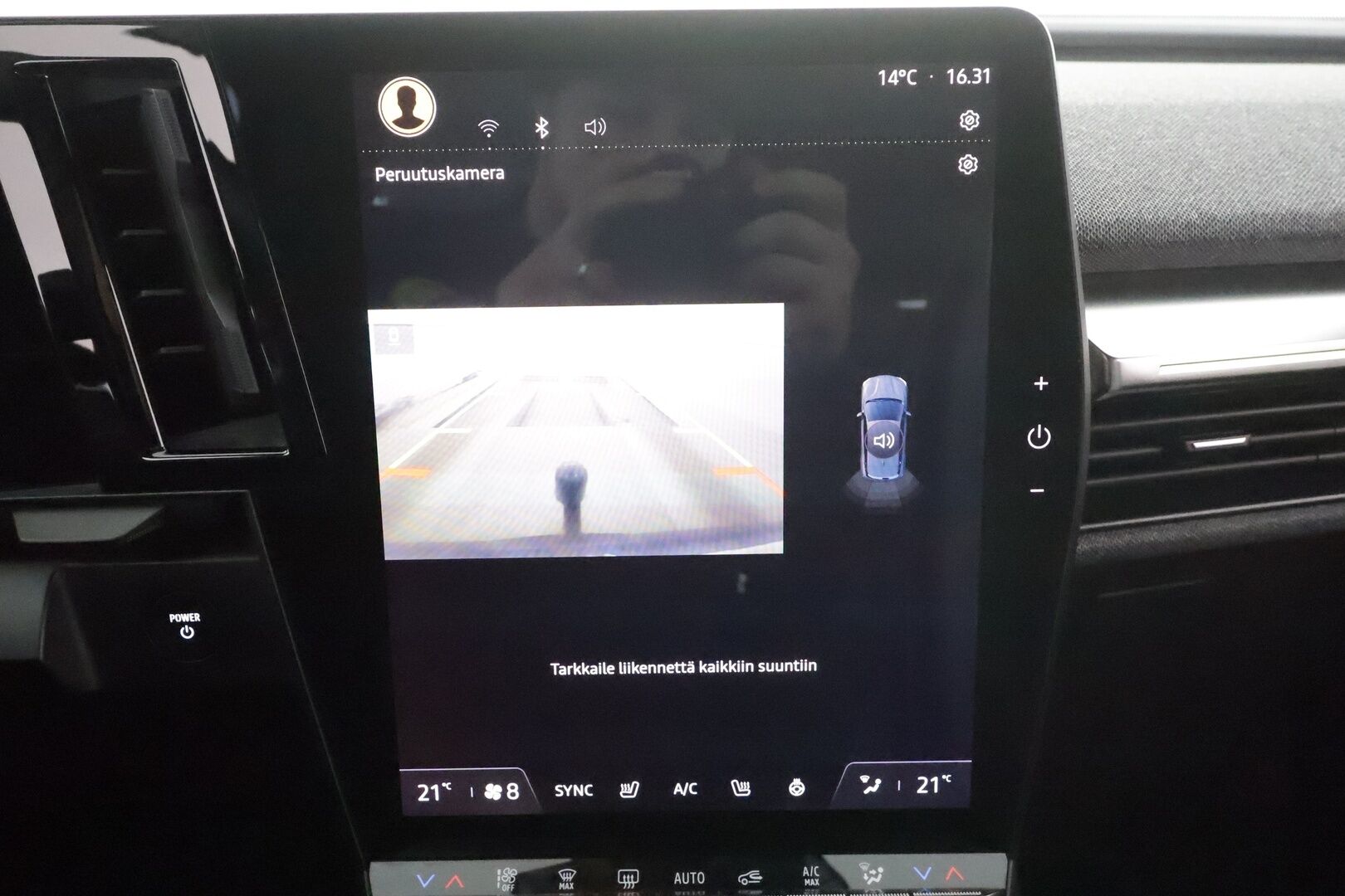 Renault Megane 2022 E-Tech electric 60kWh 220hv Techno * Koukku / ILP / Vakkari / LED / P.Kamera / Navi / Kaistavahti * - Kahdet renkaat aluvanteilla oem vanteilla / Soh. 95,7! / Siistikuntoinen