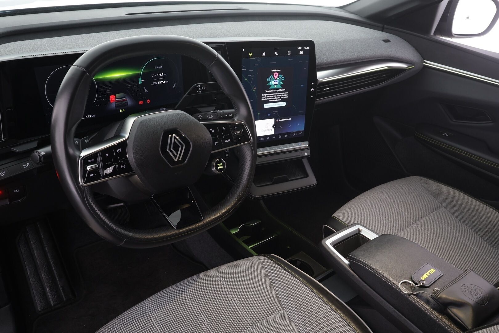 Renault Megane 2022 E-Tech electric 60kWh 220hv Techno * Koukku / ILP / Vakkari / LED / P.Kamera / Navi / Kaistavahti * - Kahdet renkaat aluvanteilla oem vanteilla / Soh. 95,7! / Siistikuntoinen