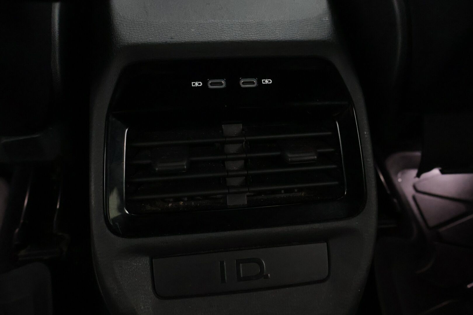 Volkswagen ID.4 2021 PRO 150 KW (AC) 5ov - ACC | P.Kamera | ALV | Taittuva koukku | Matrix-LED | Ratinlämmitys