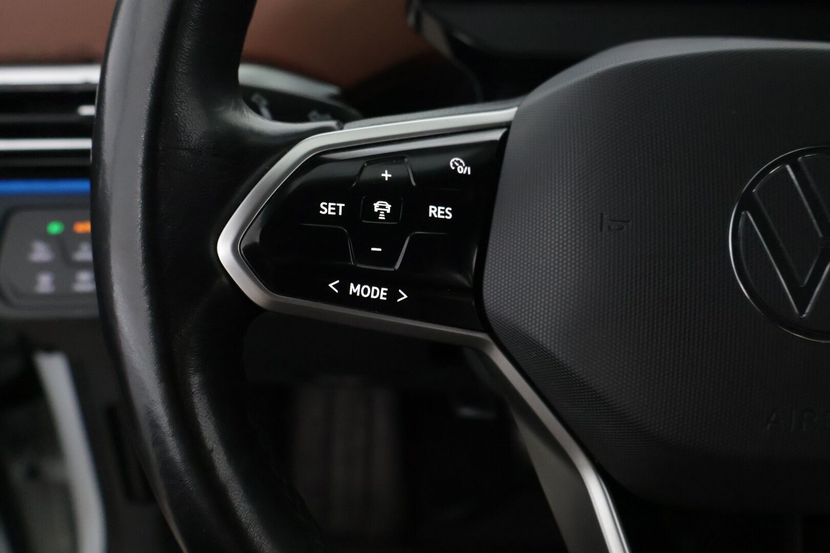 Volkswagen ID.4 2021 PRO 150 KW (AC) 5ov - ACC | P.Kamera | ALV | Taittuva koukku | Matrix-LED | Ratinlämmitys