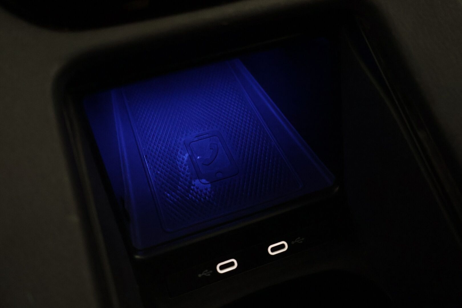 Volkswagen ID.4 2021 ID.4 PRO 150 KW Farmari (AC) 5ov A * / Adapt.vakkari / Peruutuskamera / ALV / Taittuva vetokoukku / Matrix Led / Ratinlämmitys / * - Alvillinen ID4 - HULLUT AVAJAISHULINAT KORKOTARJOUS 3,29 %