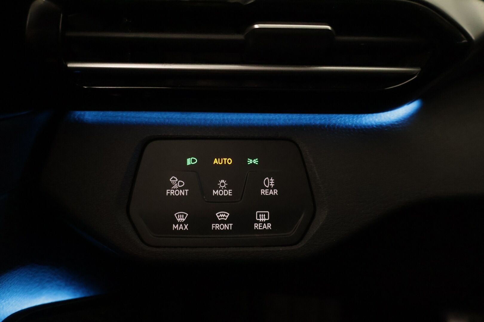 Volkswagen ID.4 2021 ID.4 PRO 150 KW Farmari (AC) 5ov A * / Adapt.vakkari / Peruutuskamera / ALV / Taittuva vetokoukku / Matrix Led / Ratinlämmitys / * - Alvillinen ID4 - HULLUT AVAJAISHULINAT KORKOTARJOUS 3,29 %