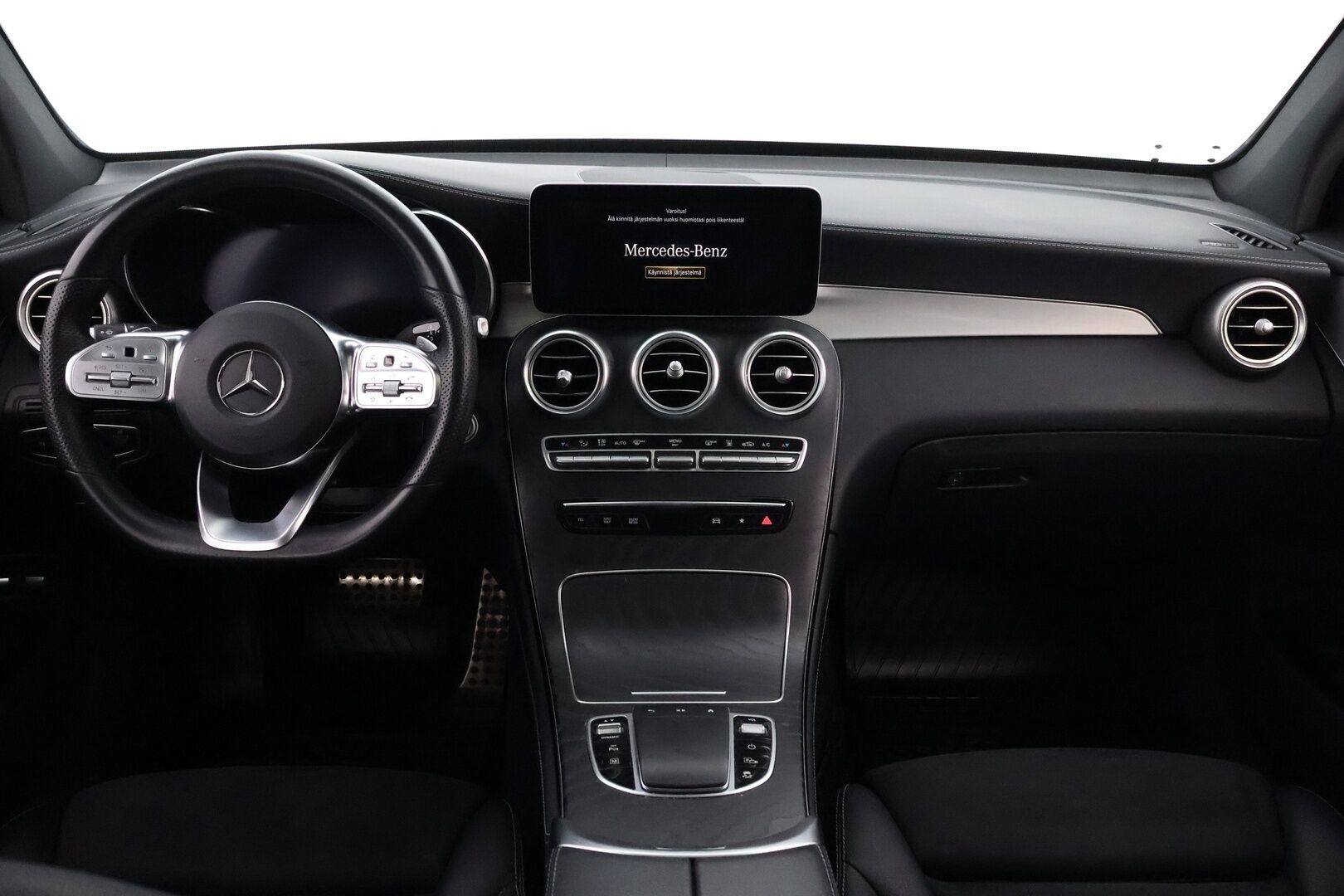 Mercedes-Benz GLC 2020 300 e 4MATIC A Business Coupé - 3,99 % KORKOTARJOUS TÄHÄN AUTOON 14.9. ASTI! - Burmester / Multibeam LED / Digimittaristo / Kattoluukku / Vetokoukku / P.Kamera / Sporttipenkit / AMG-Sisäpaketti 