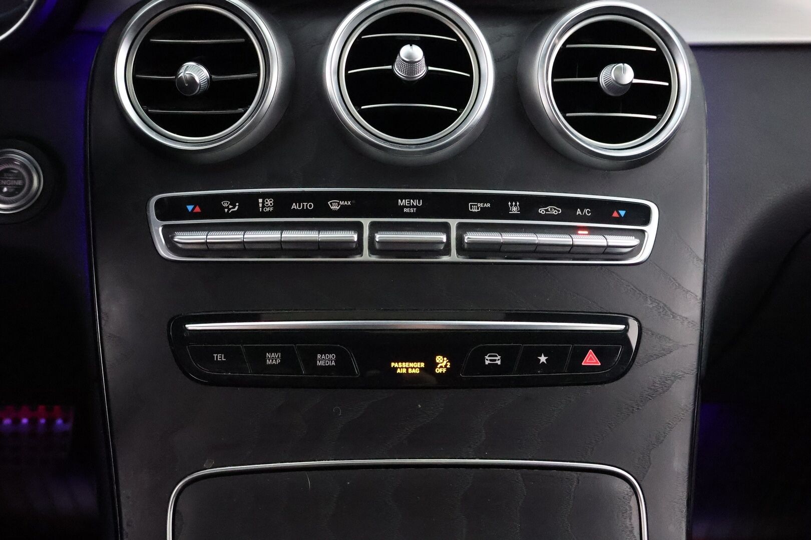 Mercedes-Benz GLC 2020 300 e 4MATIC A Business Coupé - 3,99 % KORKOTARJOUS TÄHÄN AUTOON 14.9. ASTI! - Burmester / Multibeam LED / Digimittaristo / Kattoluukku / Vetokoukku / P.Kamera / Sporttipenkit / AMG-Sisäpaketti 