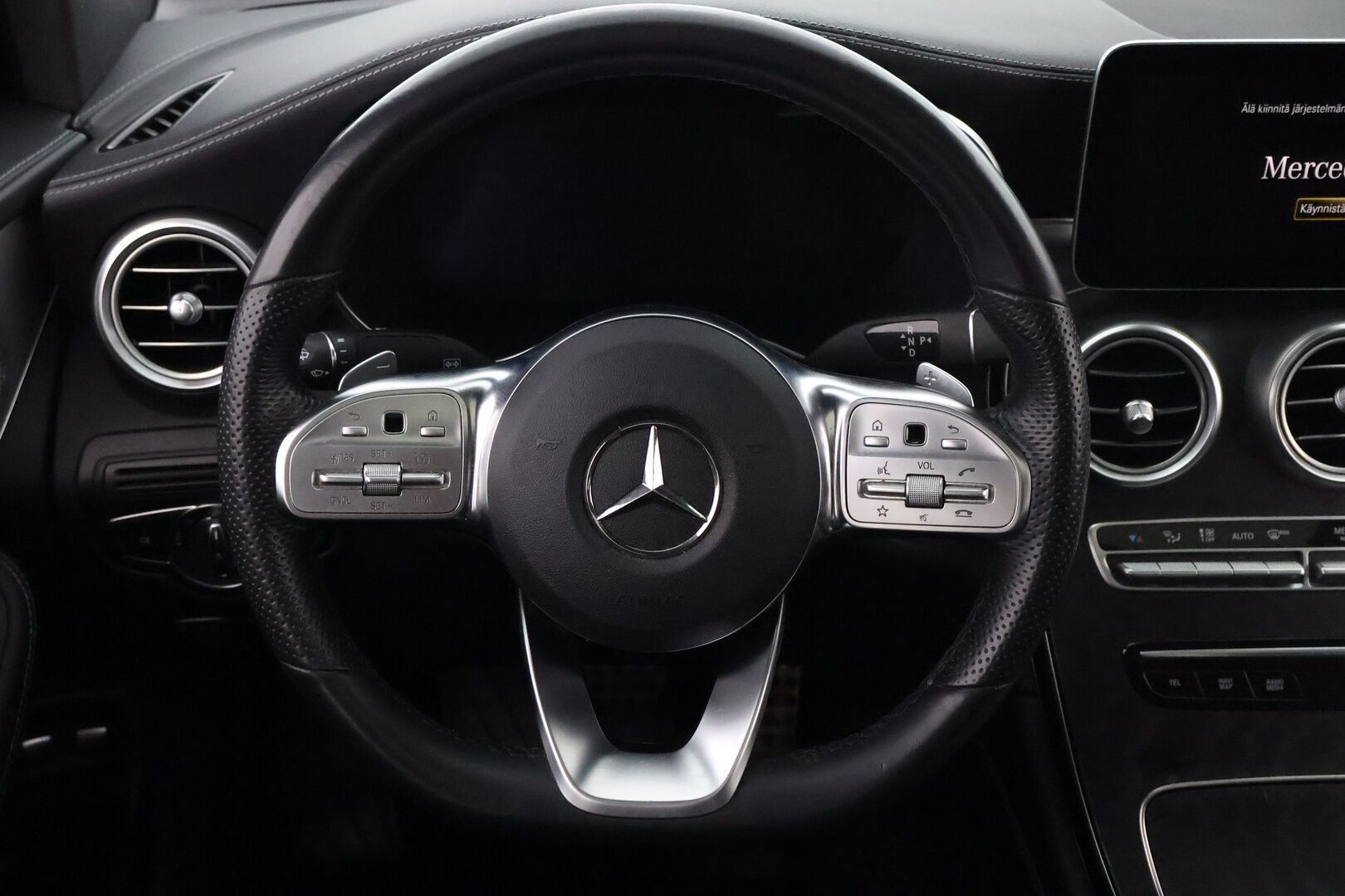 Mercedes-Benz GLC 2020 300 e 4MATIC A Business Coupé - 3,99 % KORKOTARJOUS TÄHÄN AUTOON 14.9. ASTI! - Burmester / Multibeam LED / Digimittaristo / Kattoluukku / Vetokoukku / P.Kamera / Sporttipenkit / AMG-Sisäpaketti 