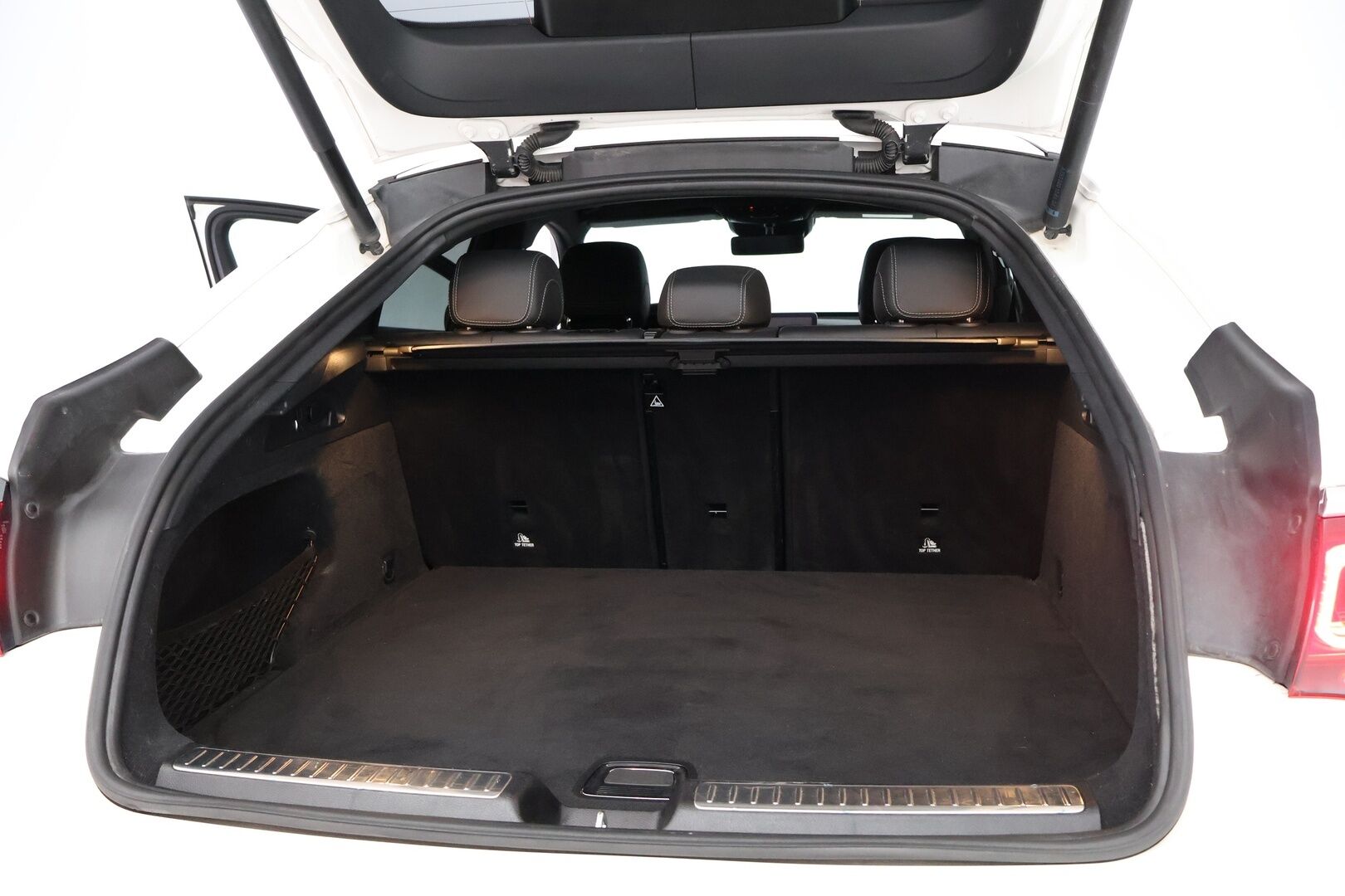 Mercedes-Benz GLC 2020 300 e 4MATIC A Business Coupé - Burmester / Multibeam LED / Digimittaristo / Kattoluukku / Vetokoukku / P.Kamera / Sporttipenkit / AMG-Sisäpaketti 