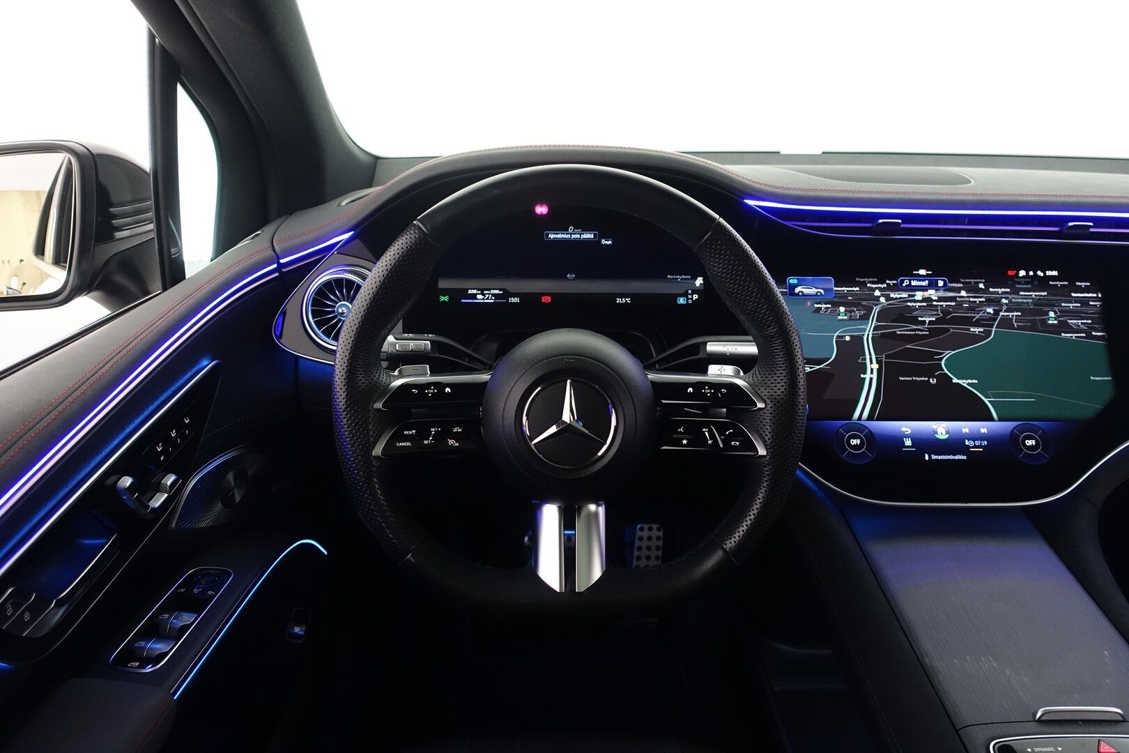 Mercedes-Benz EQS SUV 2023 450 4MATIC AMG Edition 7-Paikkainen - | Nelipyöräohjaus | Hyperscreen | Burmester | HUD | DTR+Q | Digital Light | Airmatic DC | Panorama | 360° | Ilm. sähkönahat muistilla | Koukku | 
