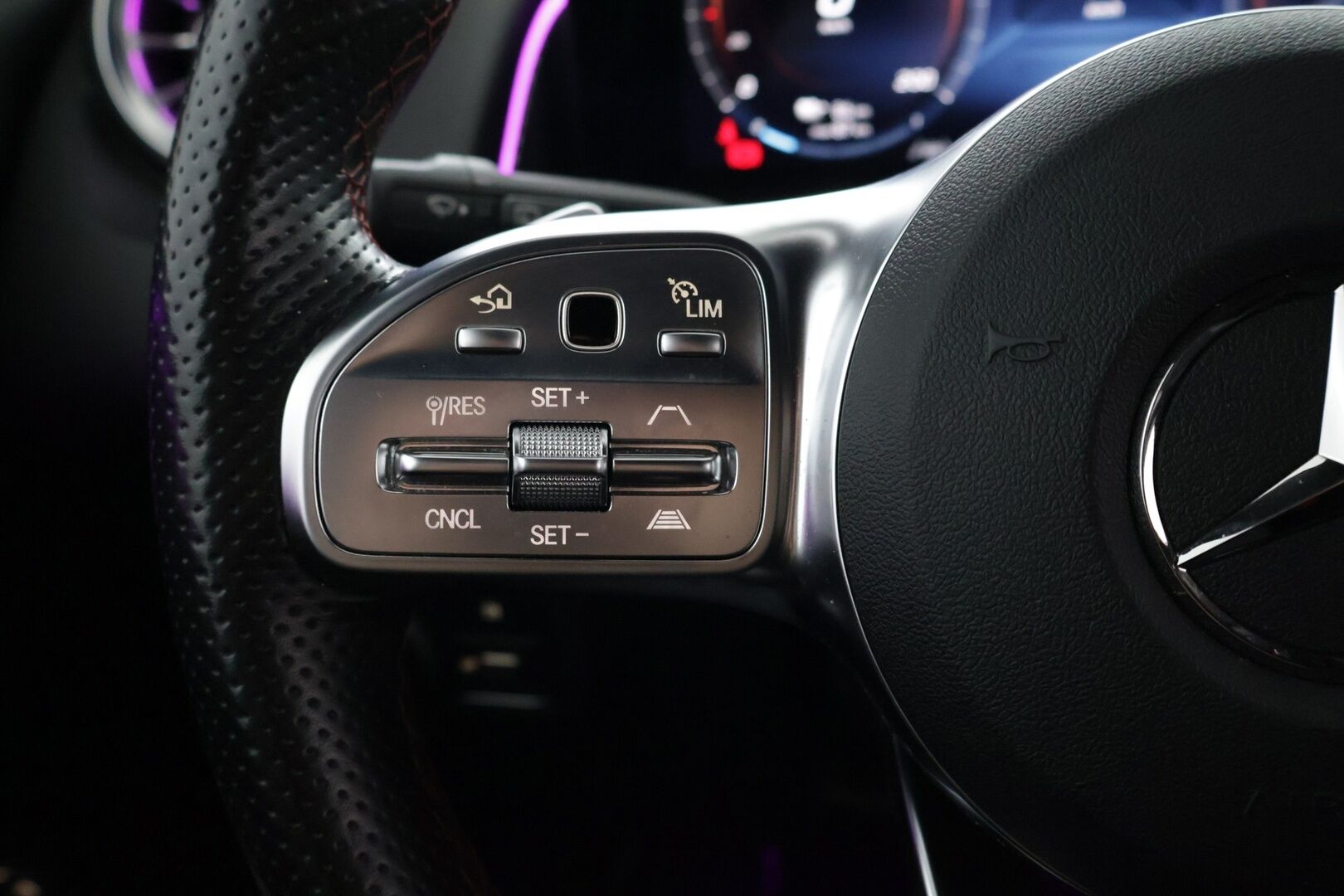 Mercedes-Benz EQB 2022 300 4MATIC AMG Line - Digimittaristo | ACC | P-Kamera | Tutkat | Ambient | BLIS | LED High Performance 