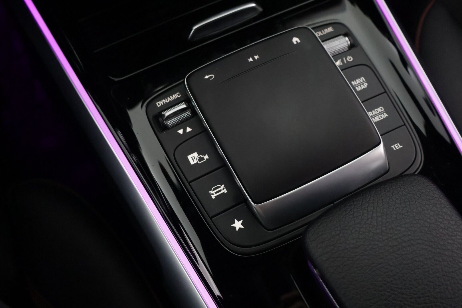 Mercedes-Benz EQB 2022 300 4MATIC AMG Line - Digimittaristo | ACC | P-Kamera | Tutkat | Ambient | BLIS | LED High Performance 