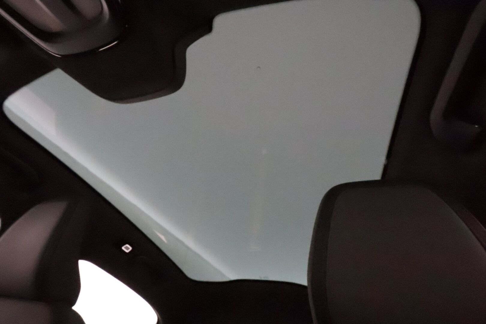 Polestar 2 2021 Performance *ACC / H&K / 360° / Muistipenkki / Pixel LED / Lasikatto / Navi / BLIS* - *Merkkihuollettu / Akku kuntotarkastettu / Kessy / Tutkat / Älypuhelimen langaton lataus / Urheiluistuimet*